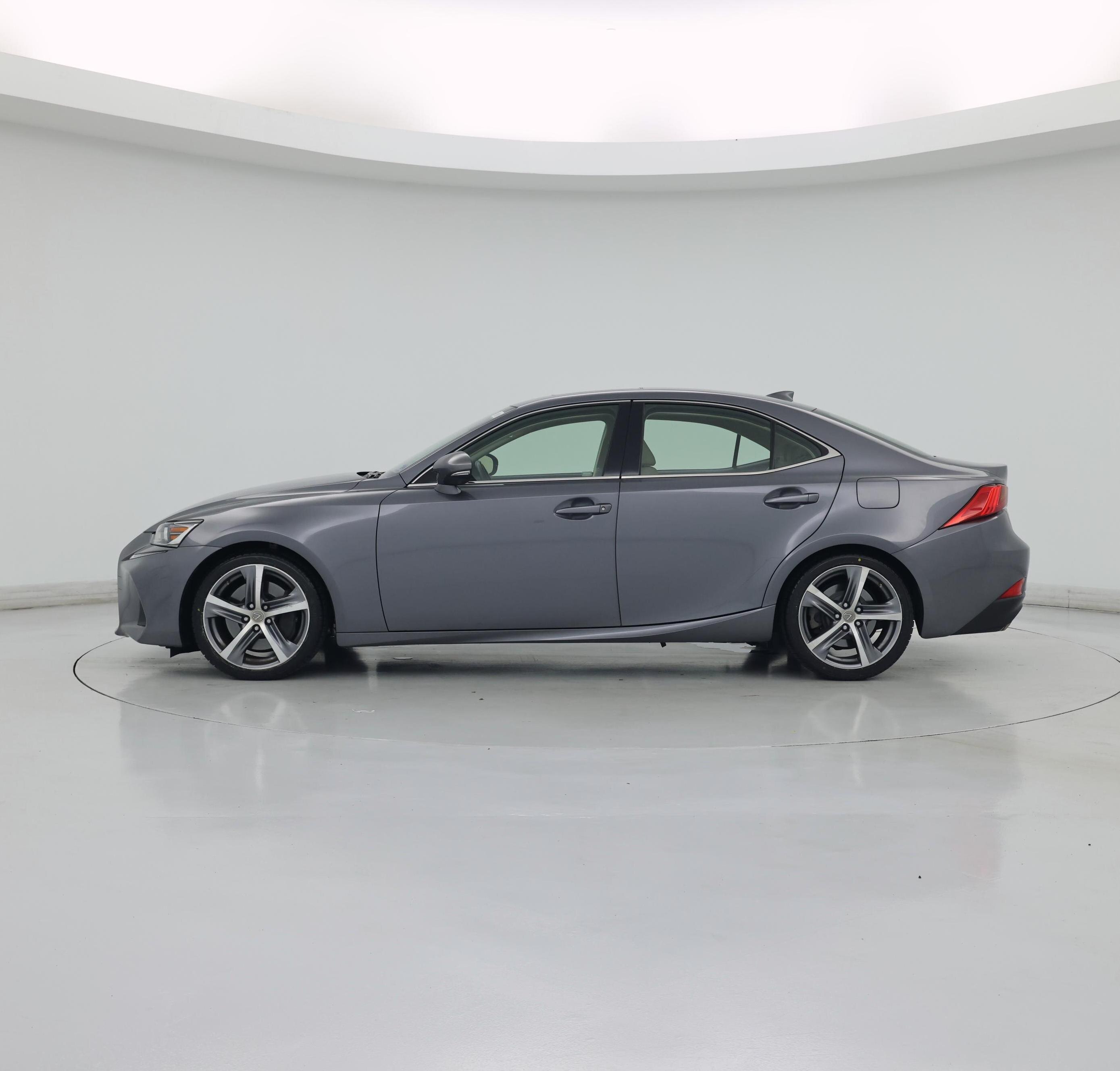 Thumbnail: 2019 Lexus IS - 3