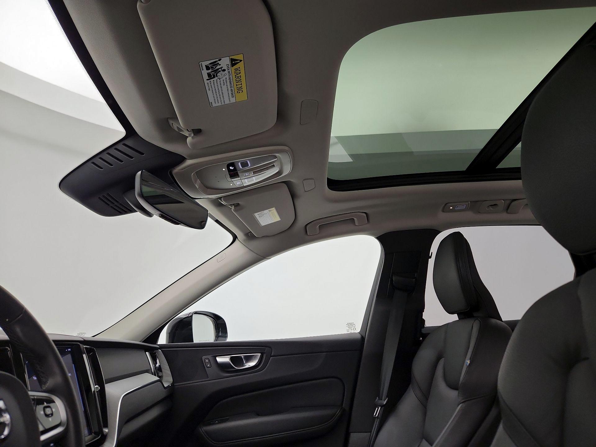 Thumbnail: 2025 Volvo XC60 - 19