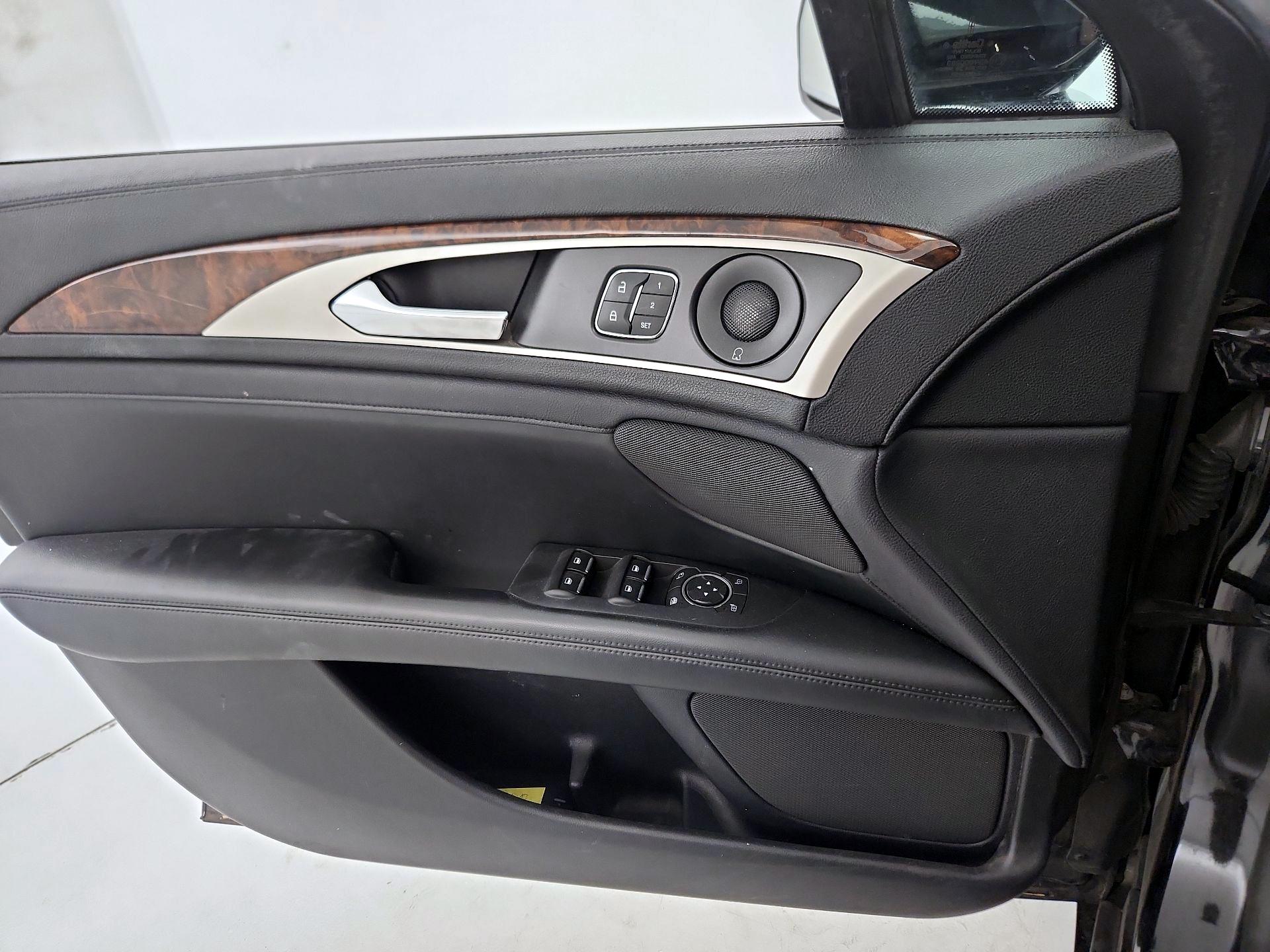 Thumbnail: 2019 Lincoln MKZ - 12