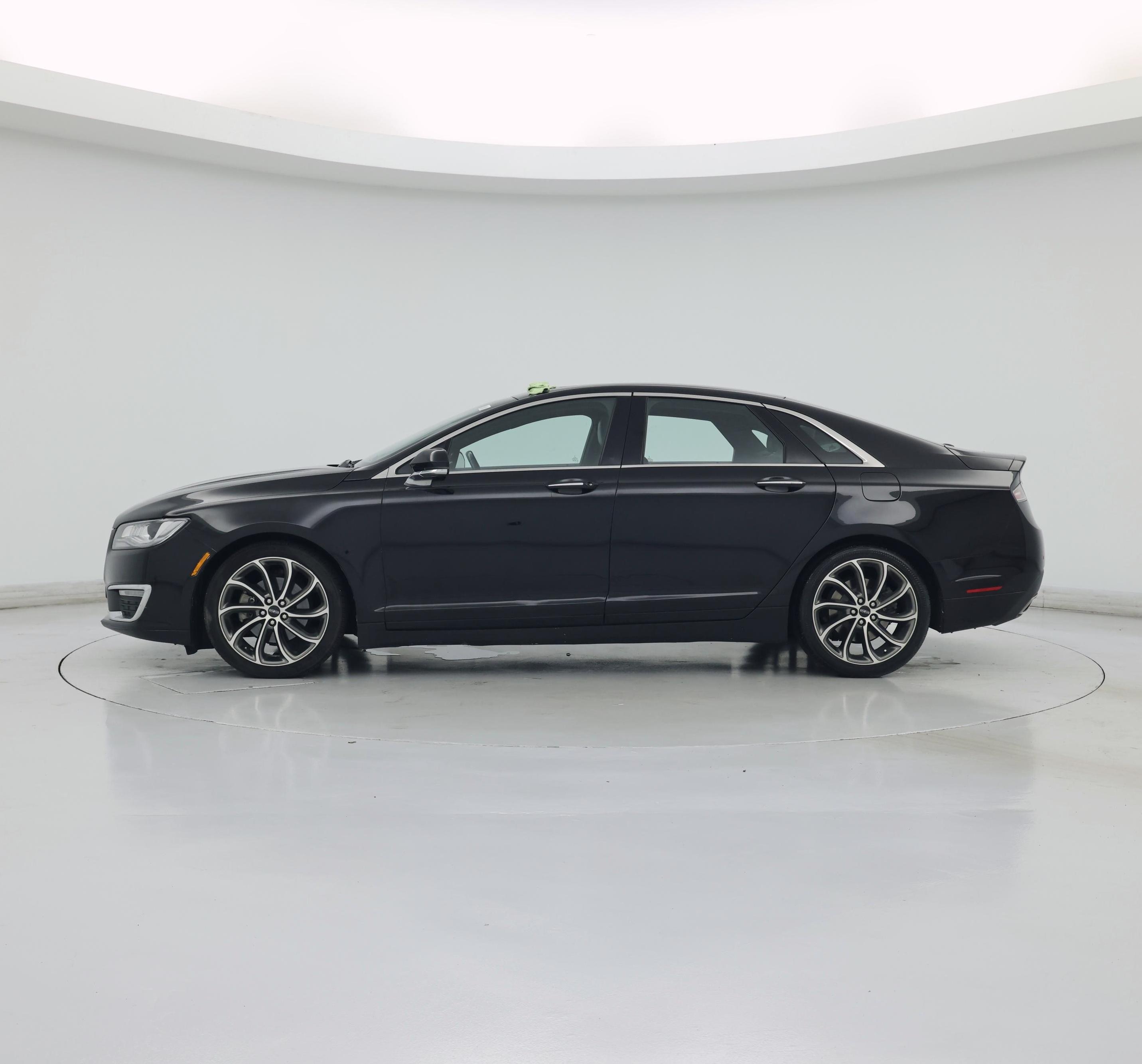 Thumbnail: 2019 Lincoln MKZ - 3