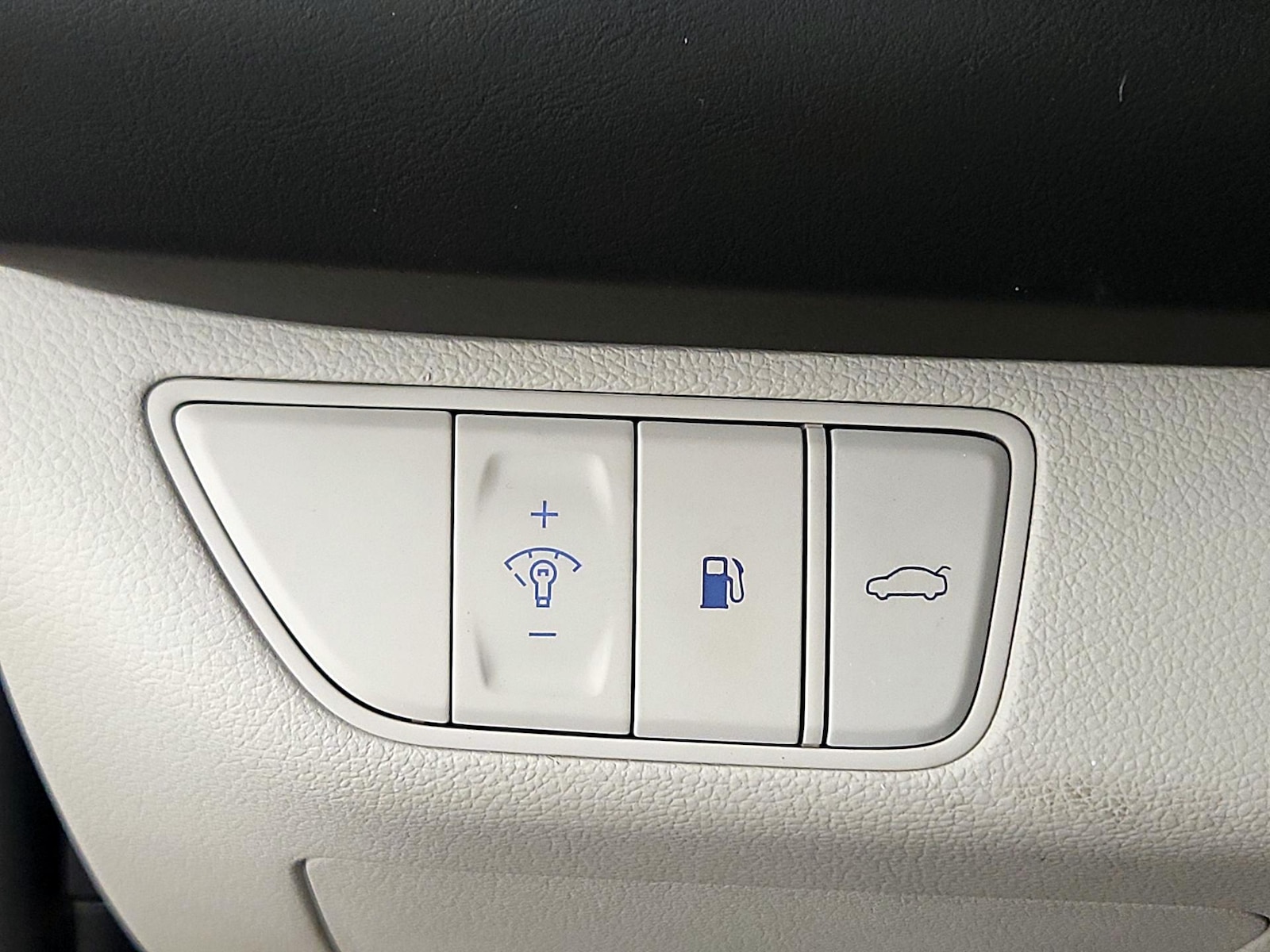 2022 GENESIS G70 Standard - Photo 14