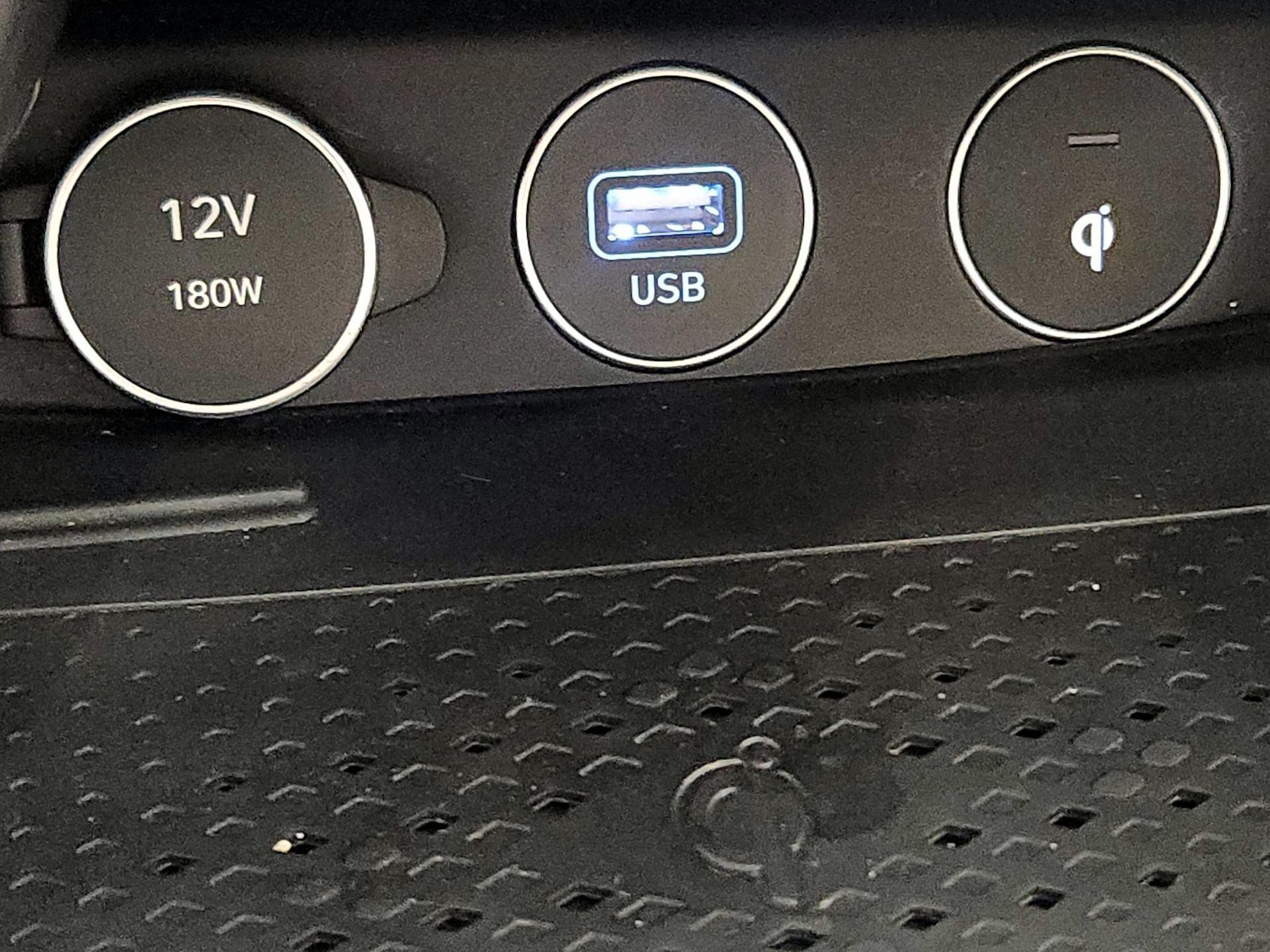 2022 GENESIS G70 Standard - Photo 19