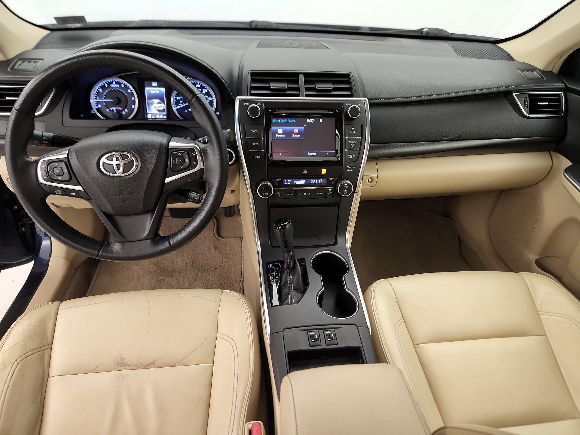 Thumbnail: 2015 Toyota Camry - 9