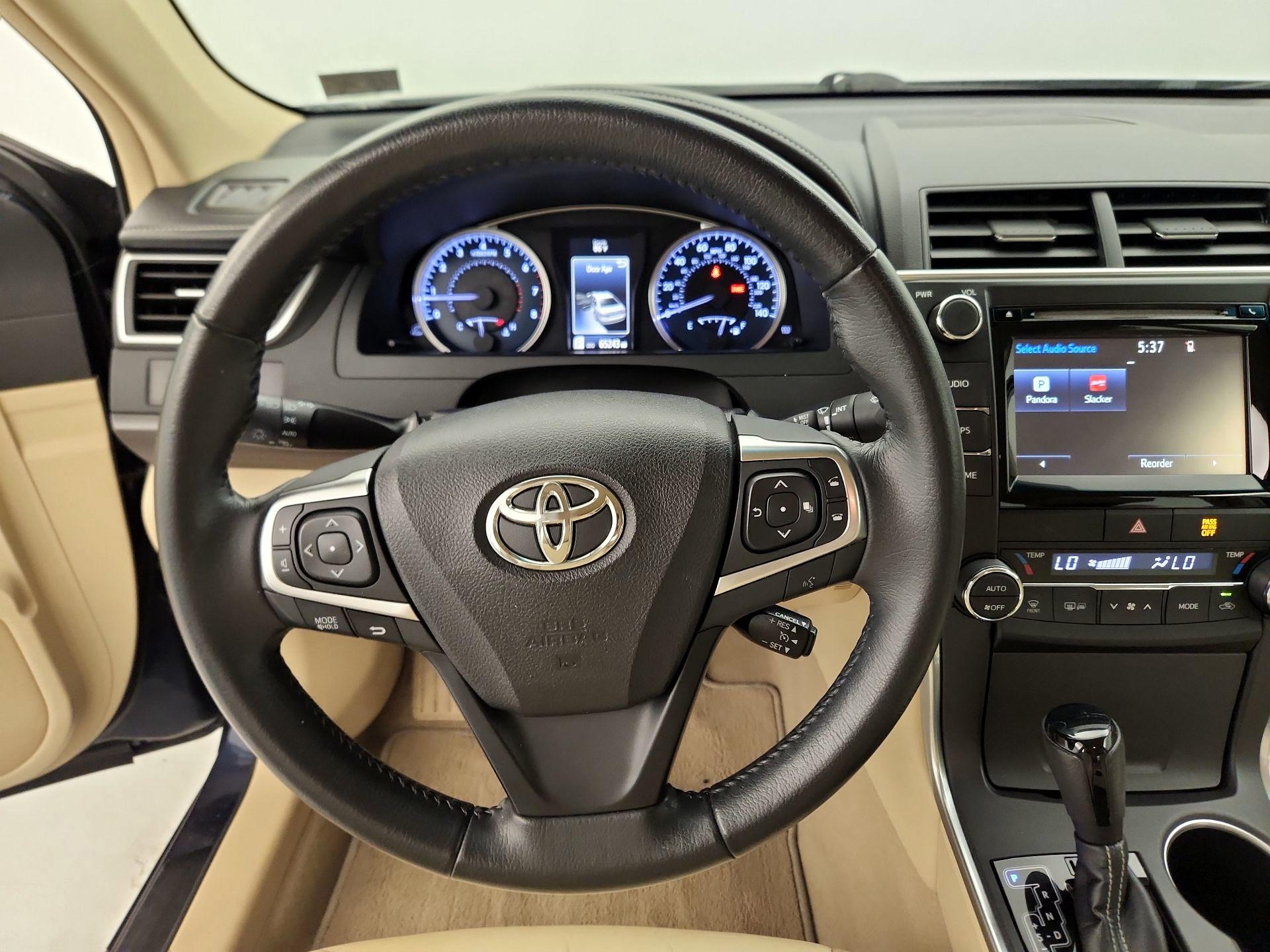 Thumbnail: 2015 Toyota Camry - 10