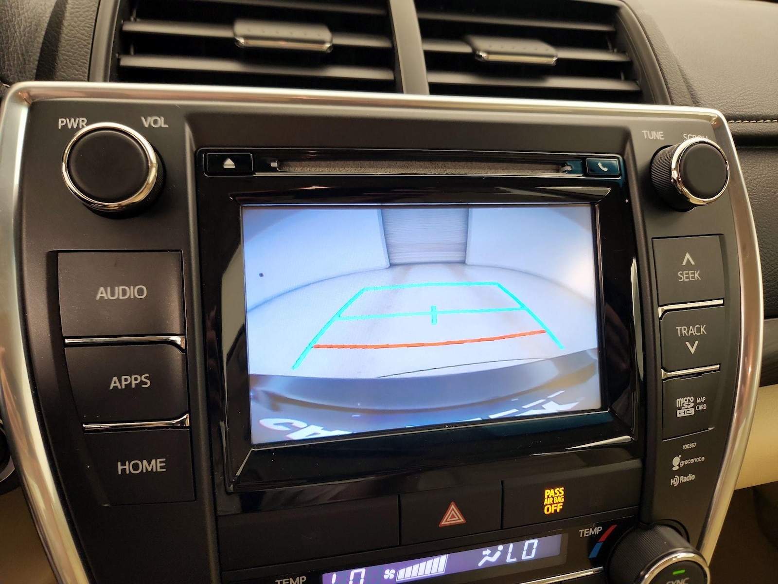 2015 Toyota Camry XLE - Photo 15