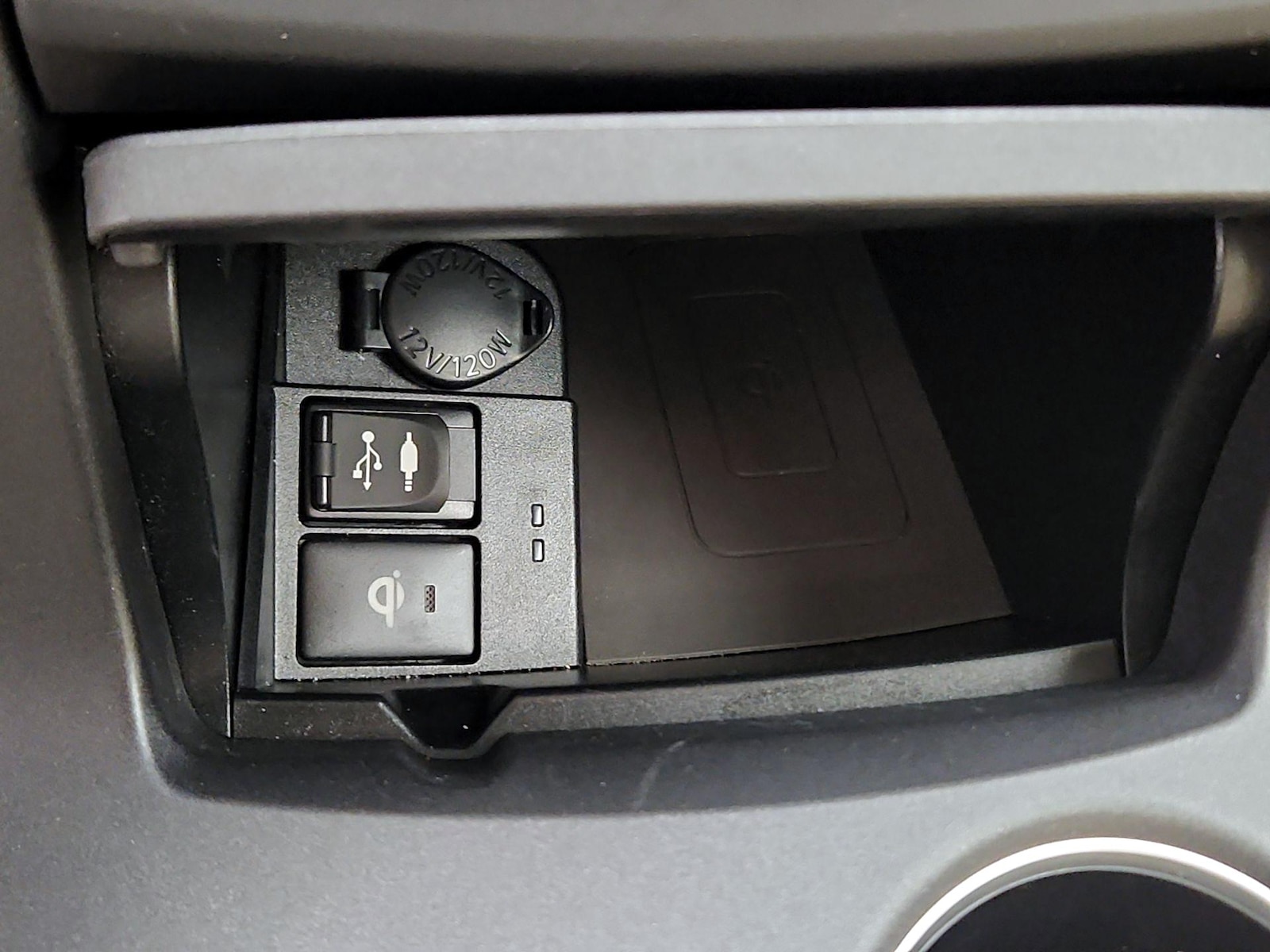 2015 Toyota Camry XLE - Photo 19