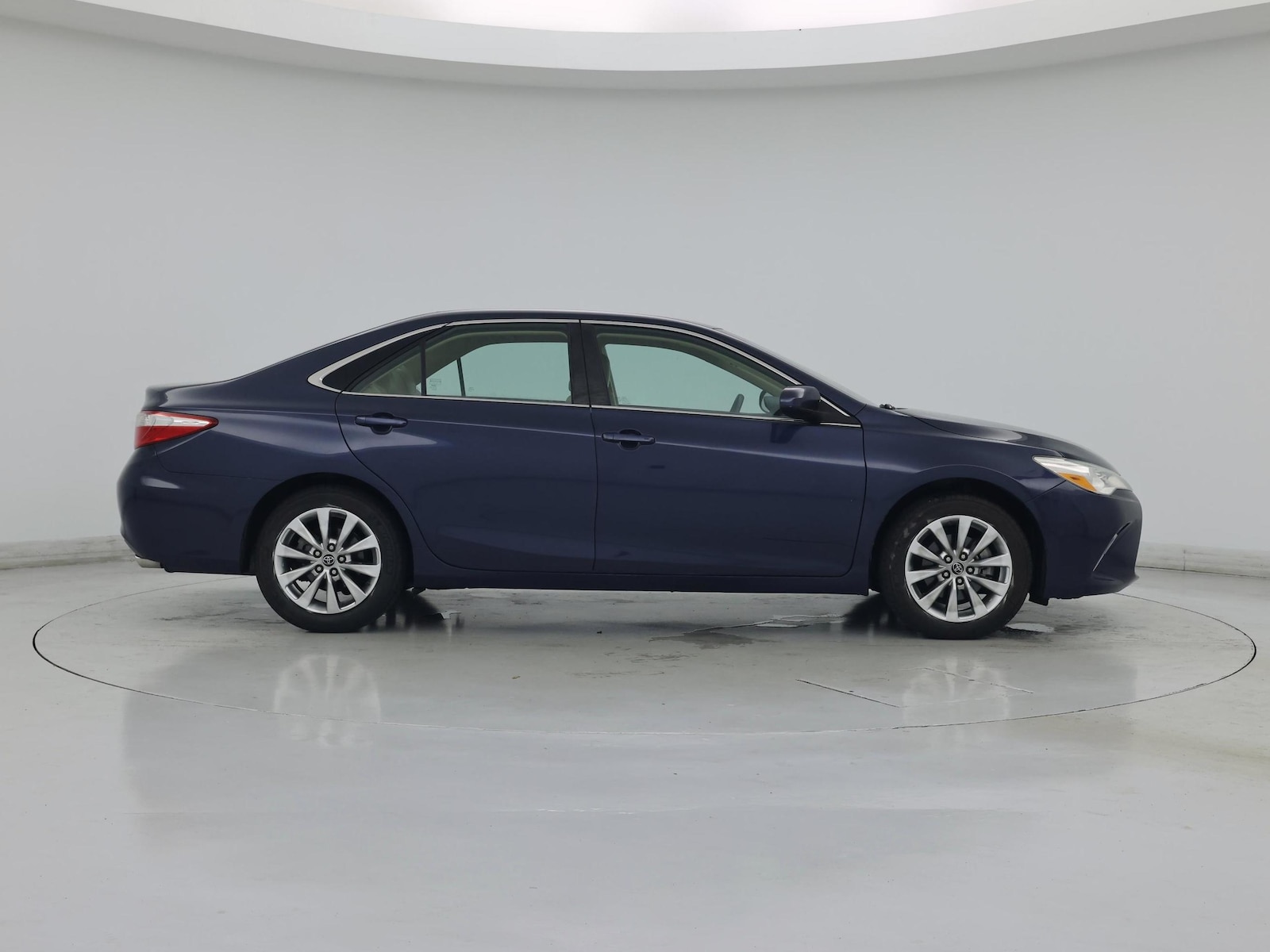 2015 Toyota Camry XLE - Photo 8