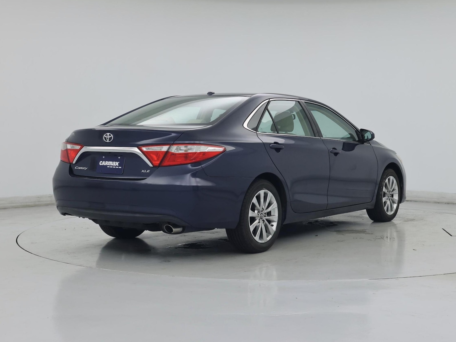 2015 Toyota Camry XLE - Photo 9