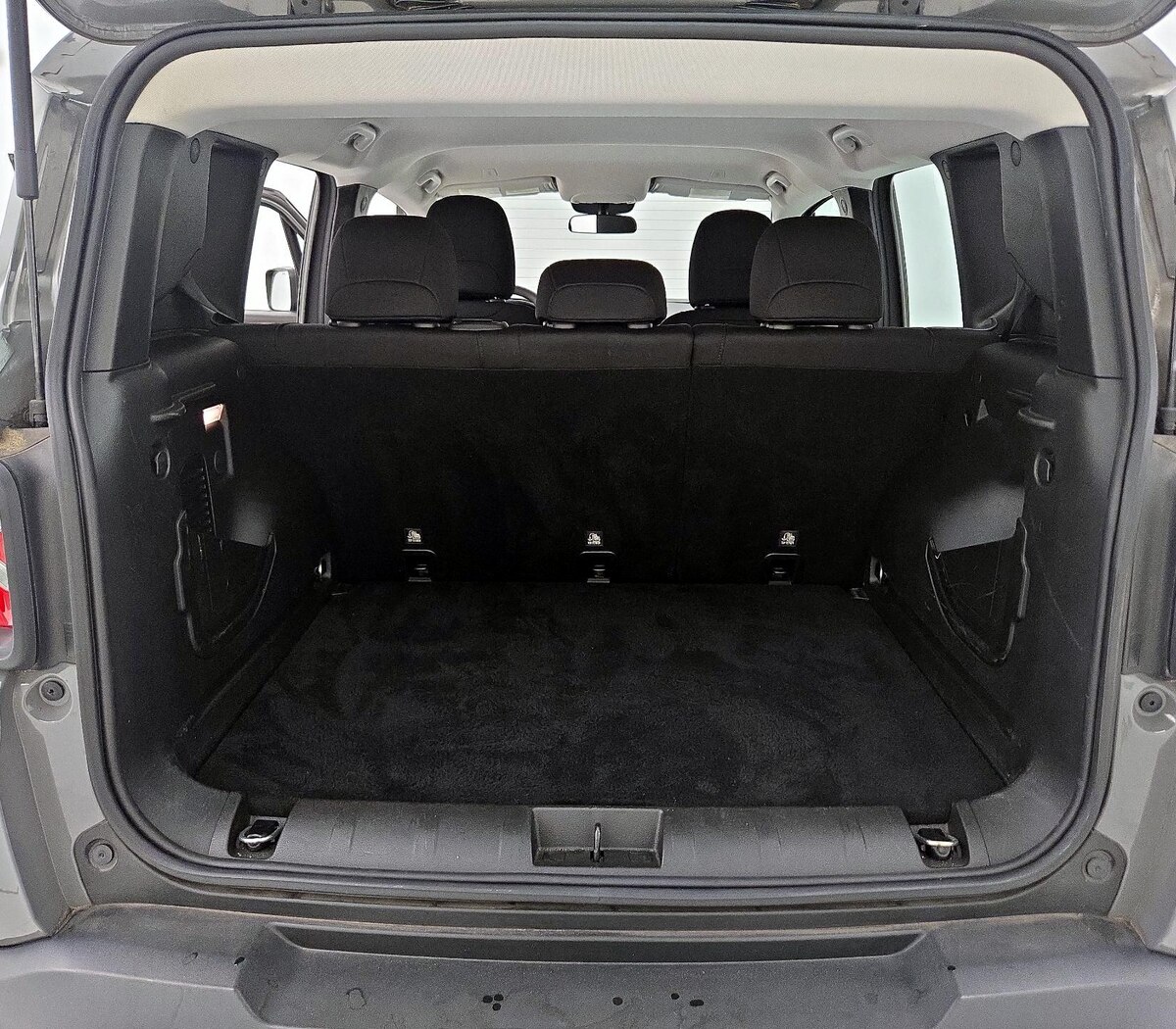 Trunk/Cargo (Seats Up)