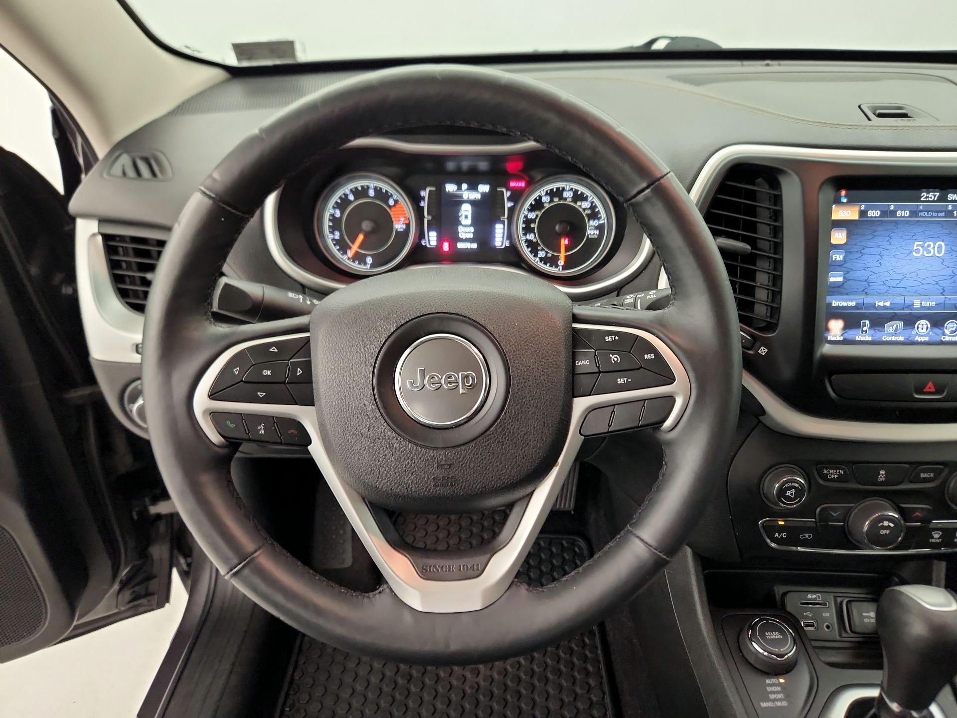 Thumbnail: 2018 Jeep Cherokee - 10