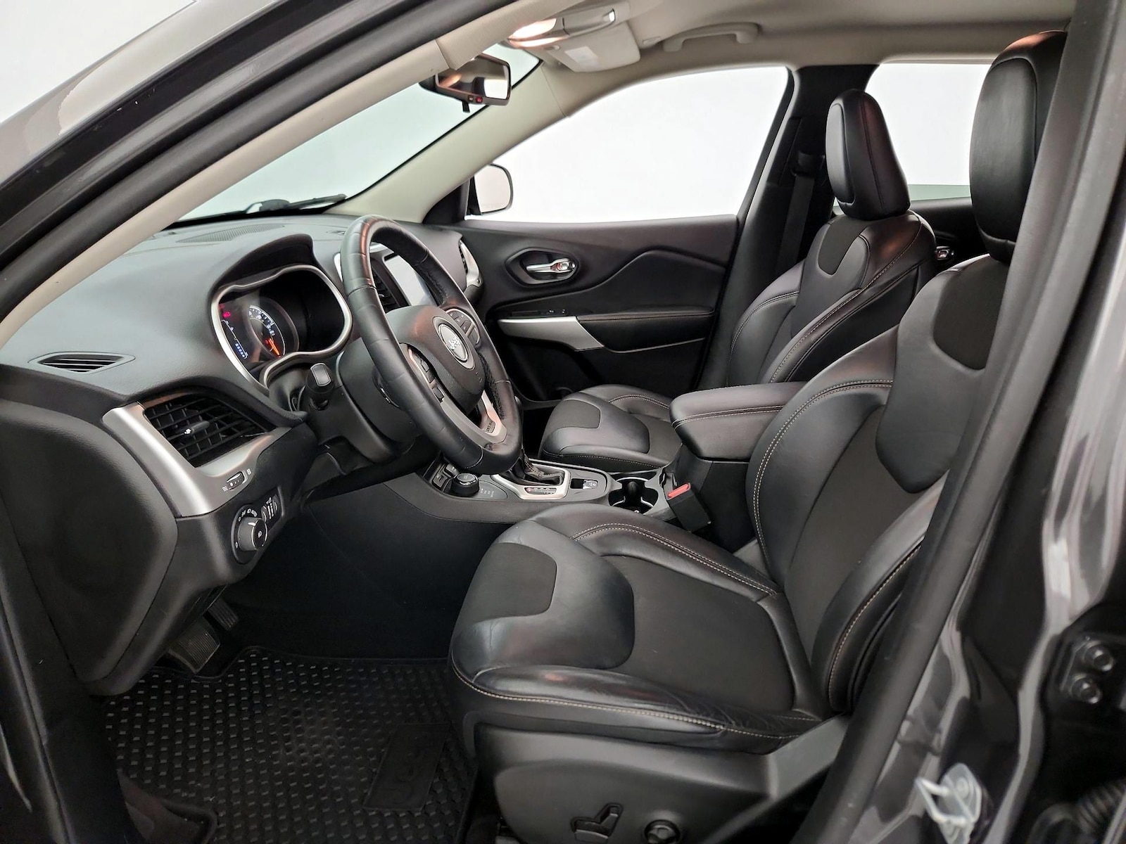 2018 Jeep Cherokee Latitude Plus - Photo 12