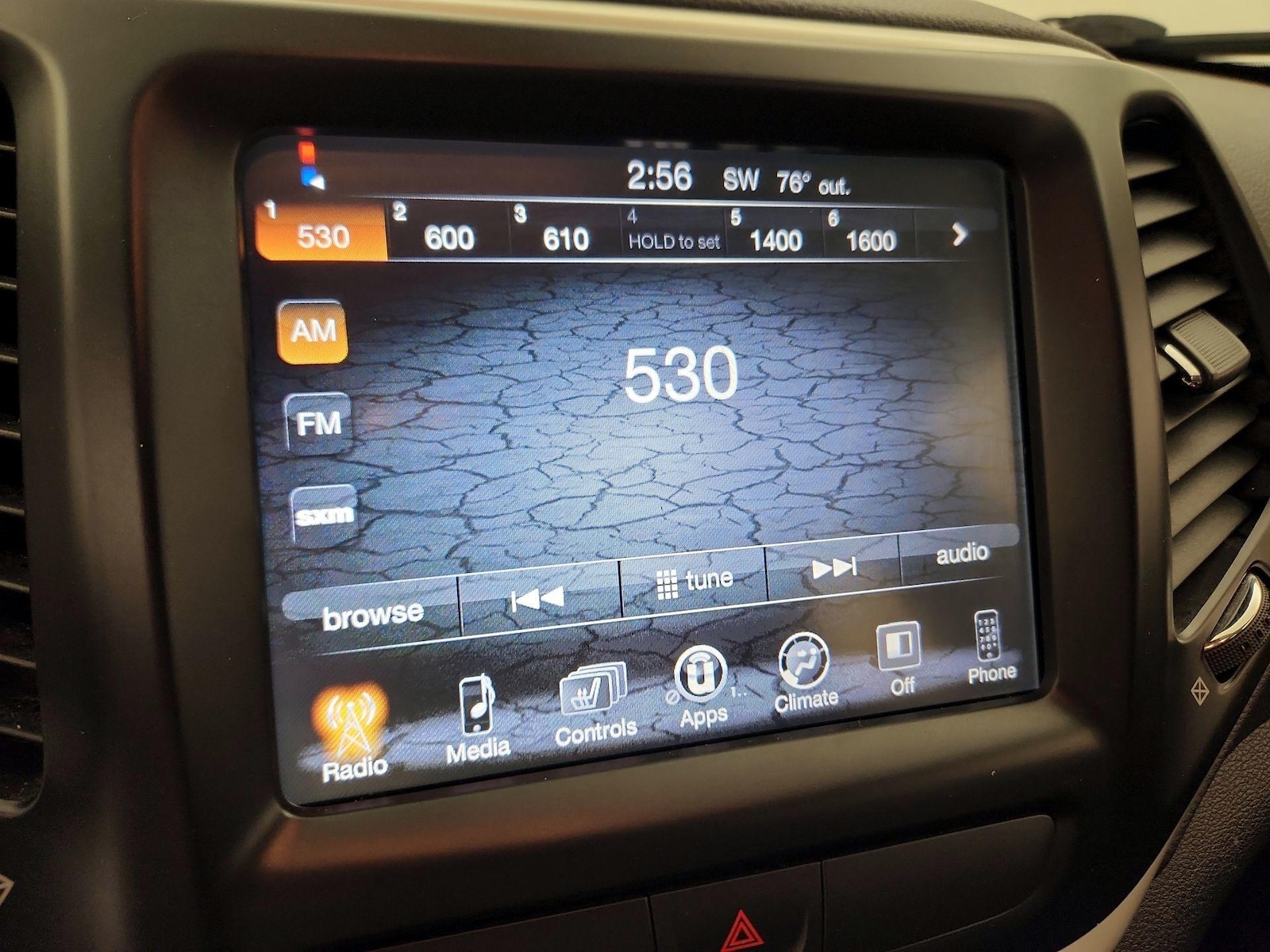 2018 Jeep Cherokee Latitude Plus - Photo 16