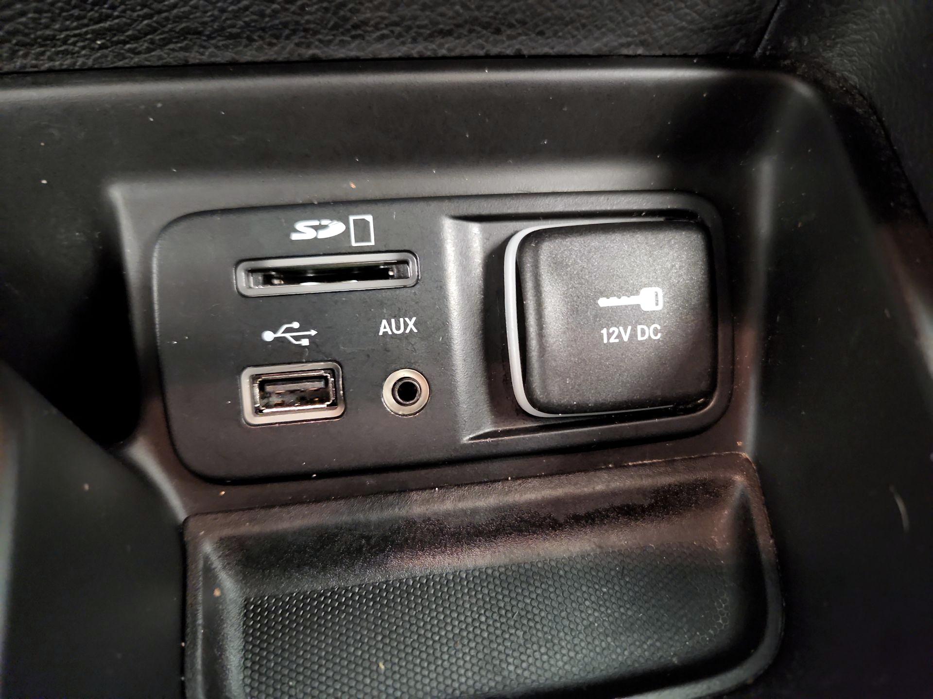 Thumbnail: 2018 Jeep Cherokee - 17