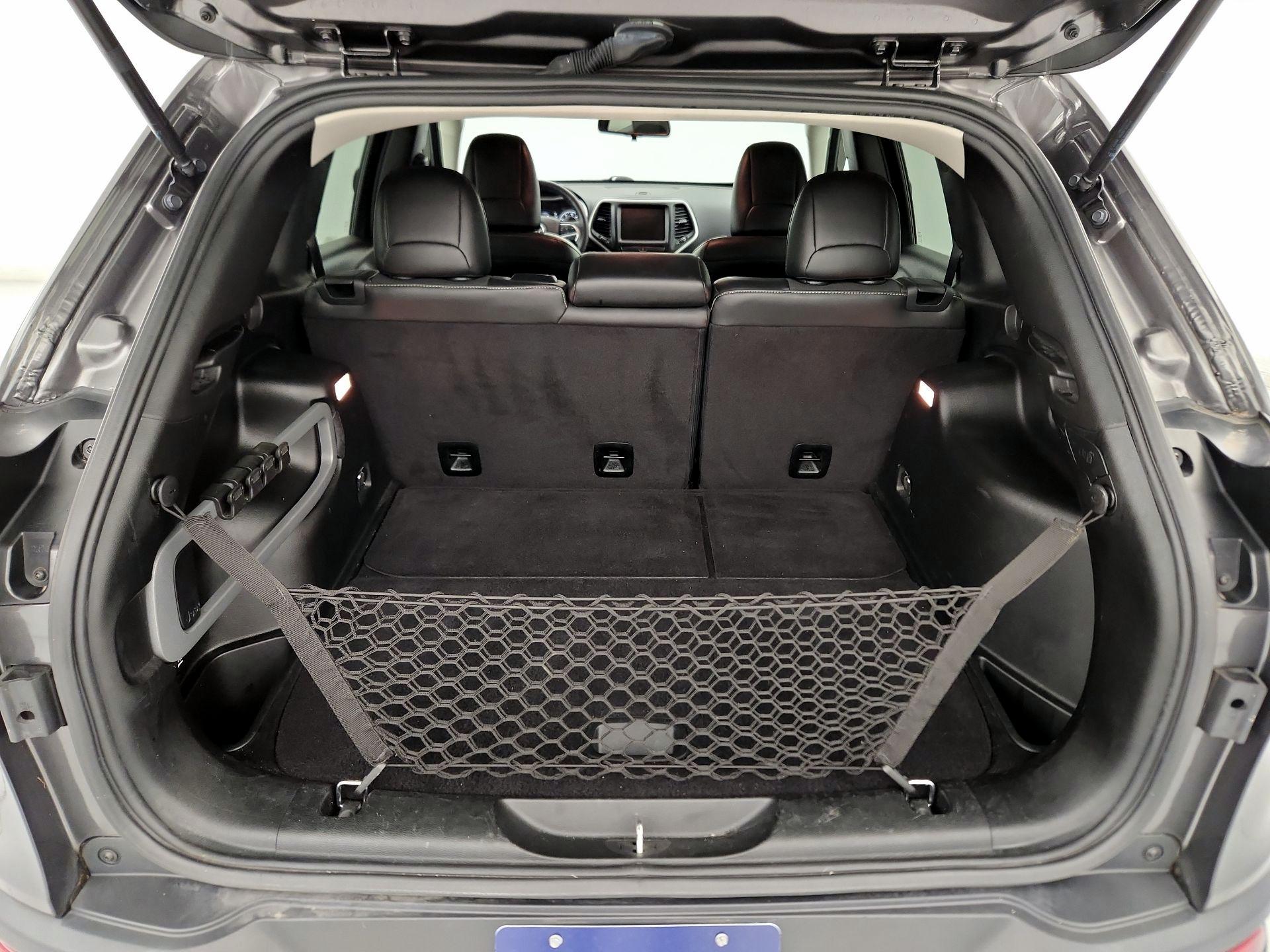 Thumbnail: 2018 Jeep Cherokee - 20