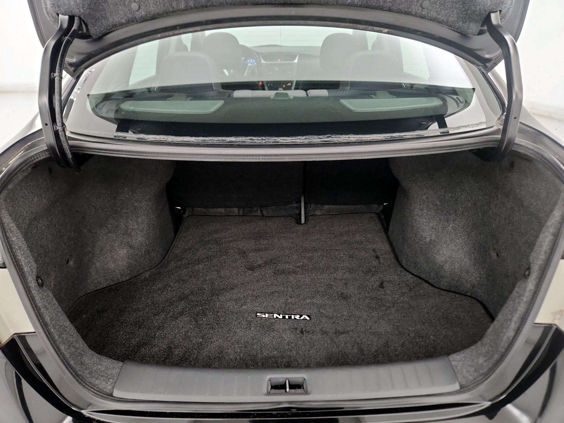 Thumbnail: 2014 Nissan Sentra - 19