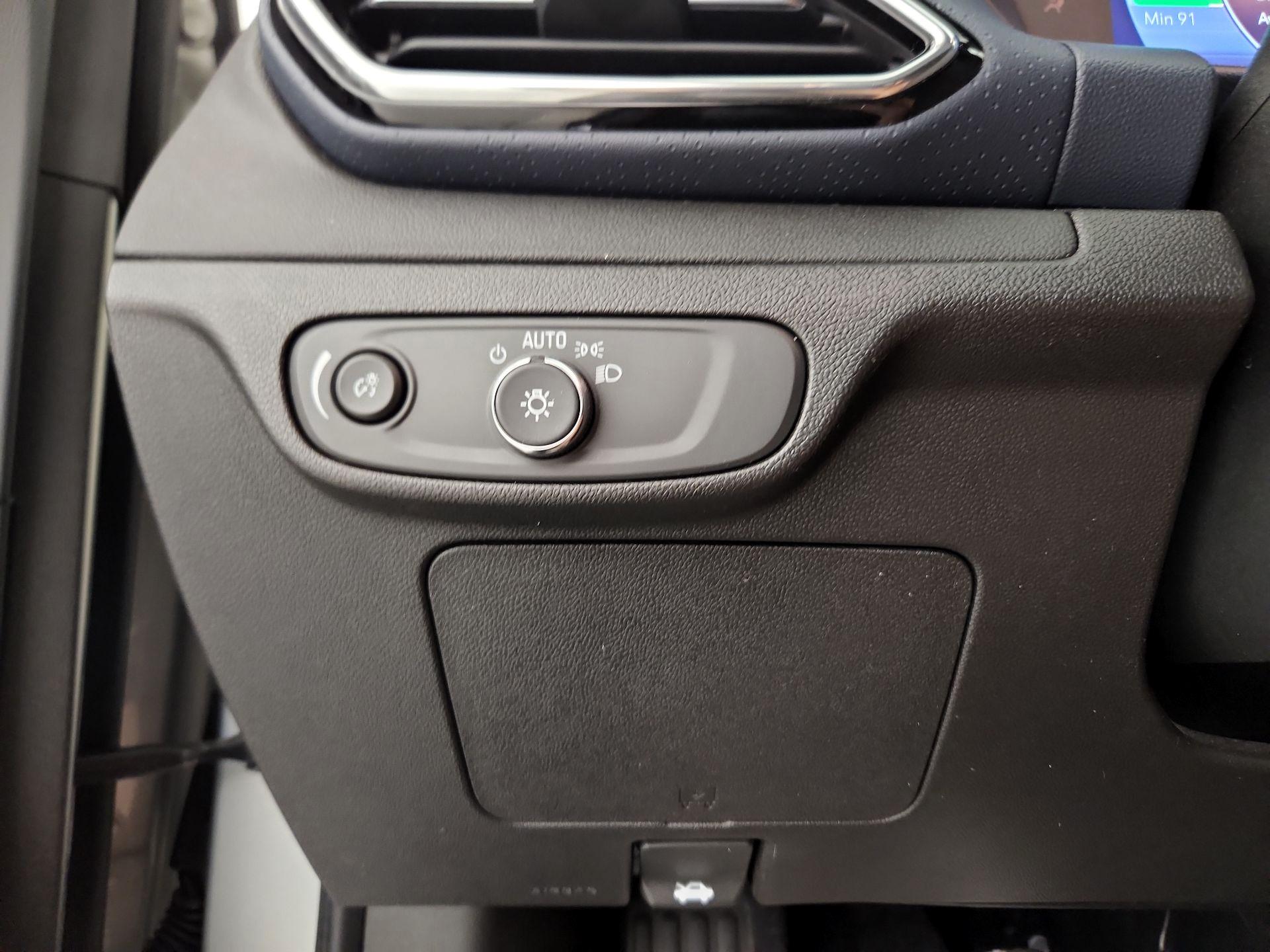 Thumbnail: 2023 Chevrolet Bolt EUV - 13
