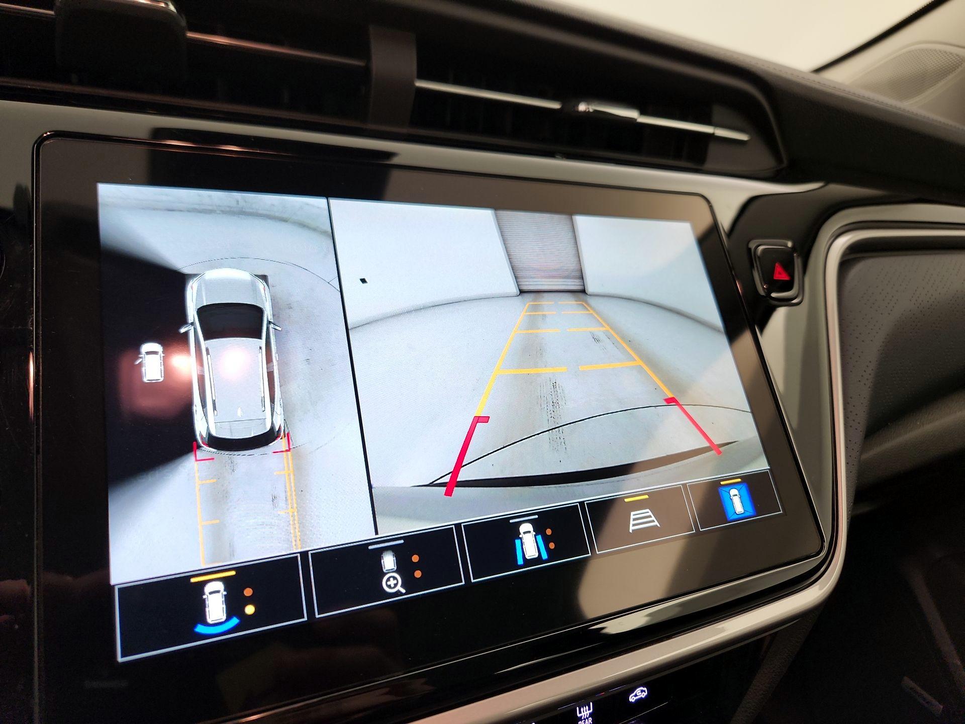 Thumbnail: 2023 Chevrolet Bolt EUV - 15