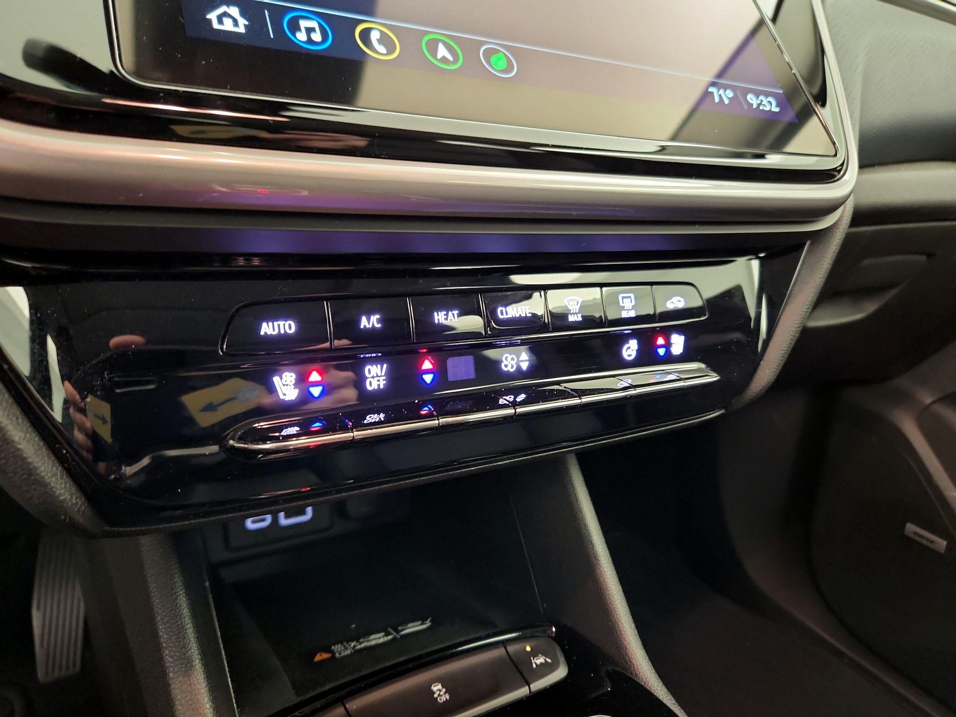 Thumbnail: 2023 Chevrolet Bolt EUV - 17