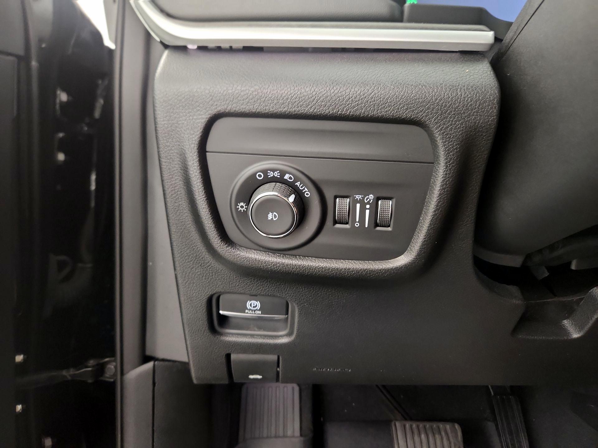 Thumbnail: 2023 Jeep Grand Cherokee - 13