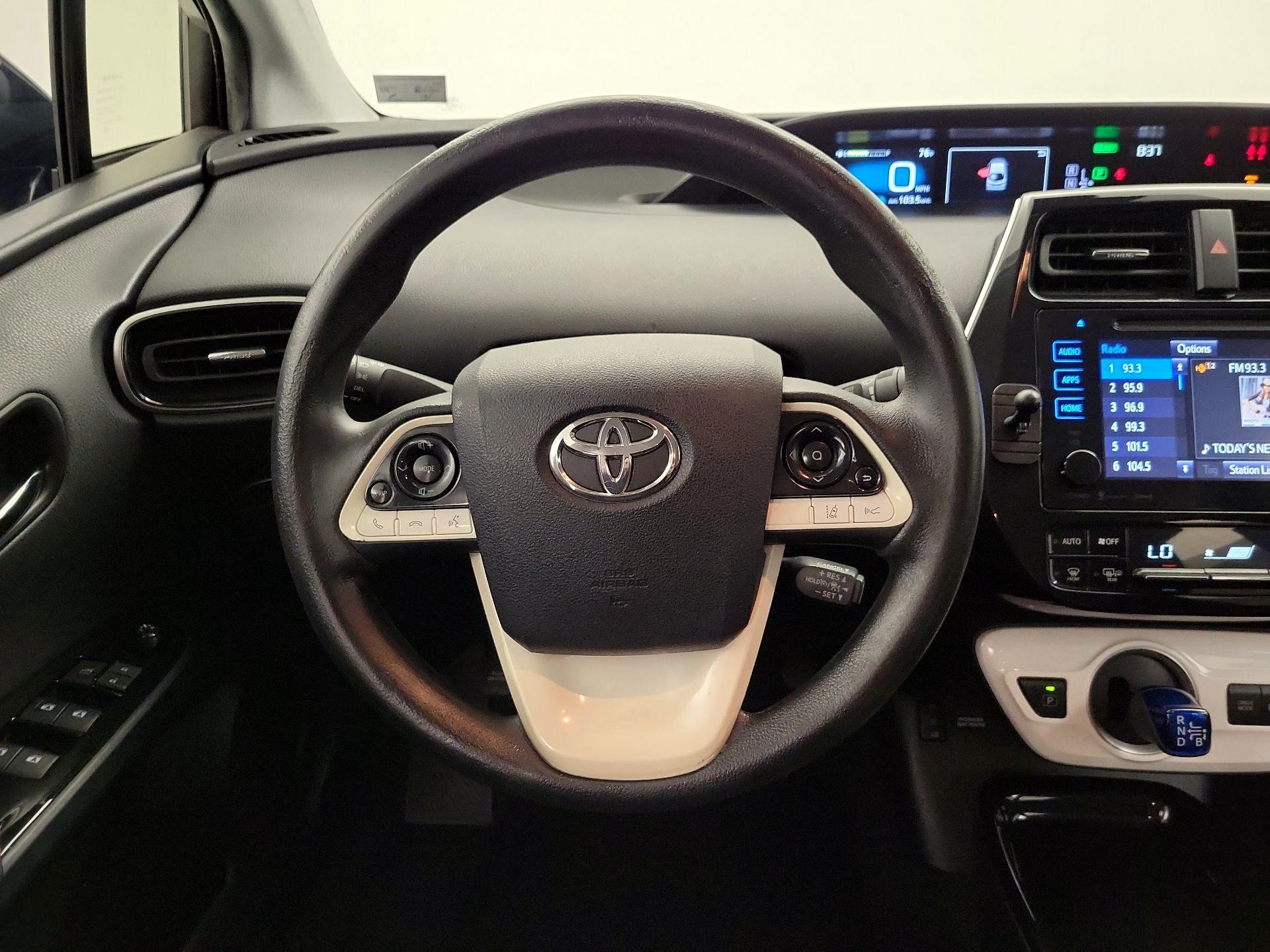 Thumbnail: 2017 Toyota Prius Prime - 10