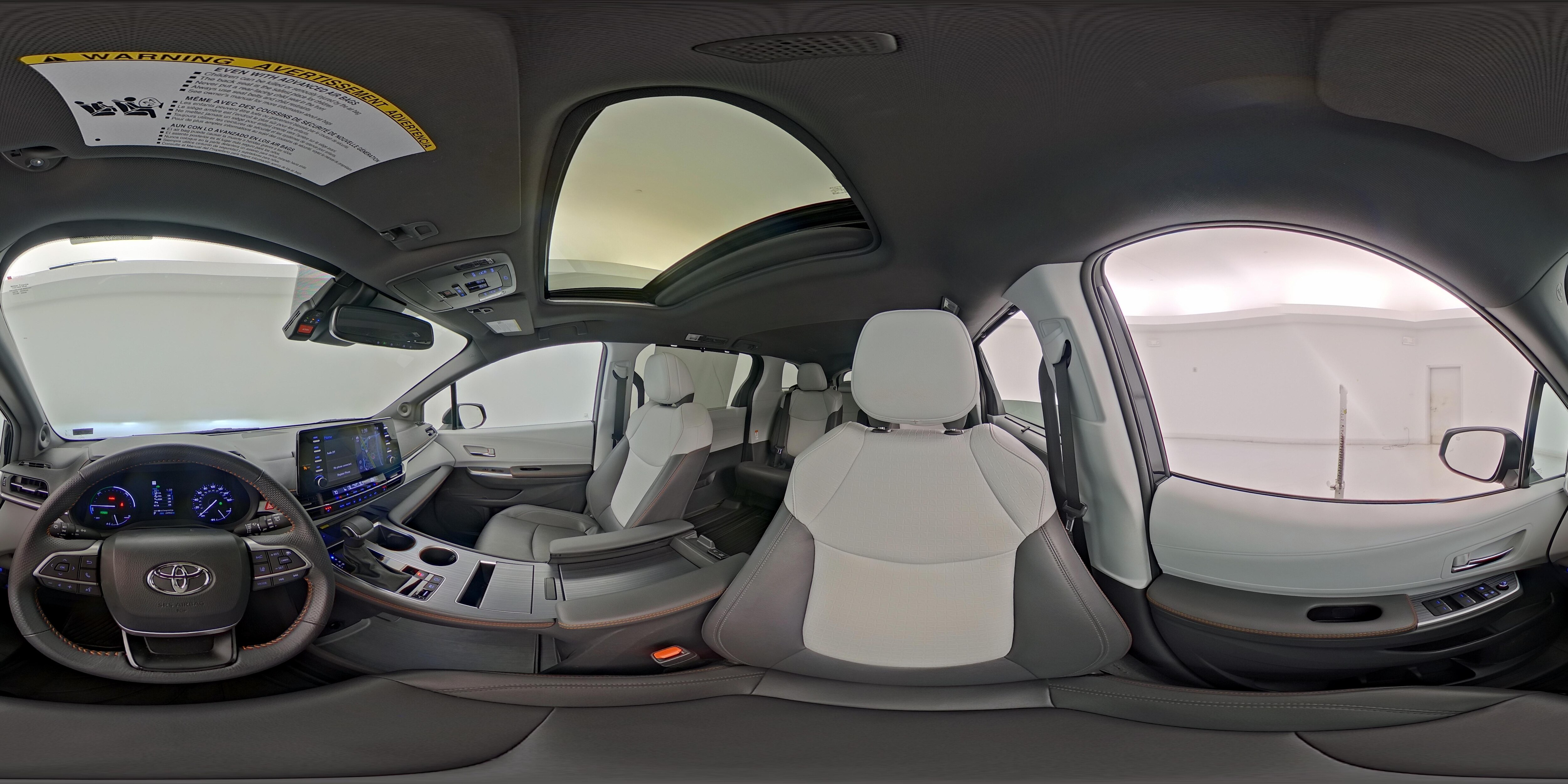 2024 Toyota Sienna XSE - Photo 30
