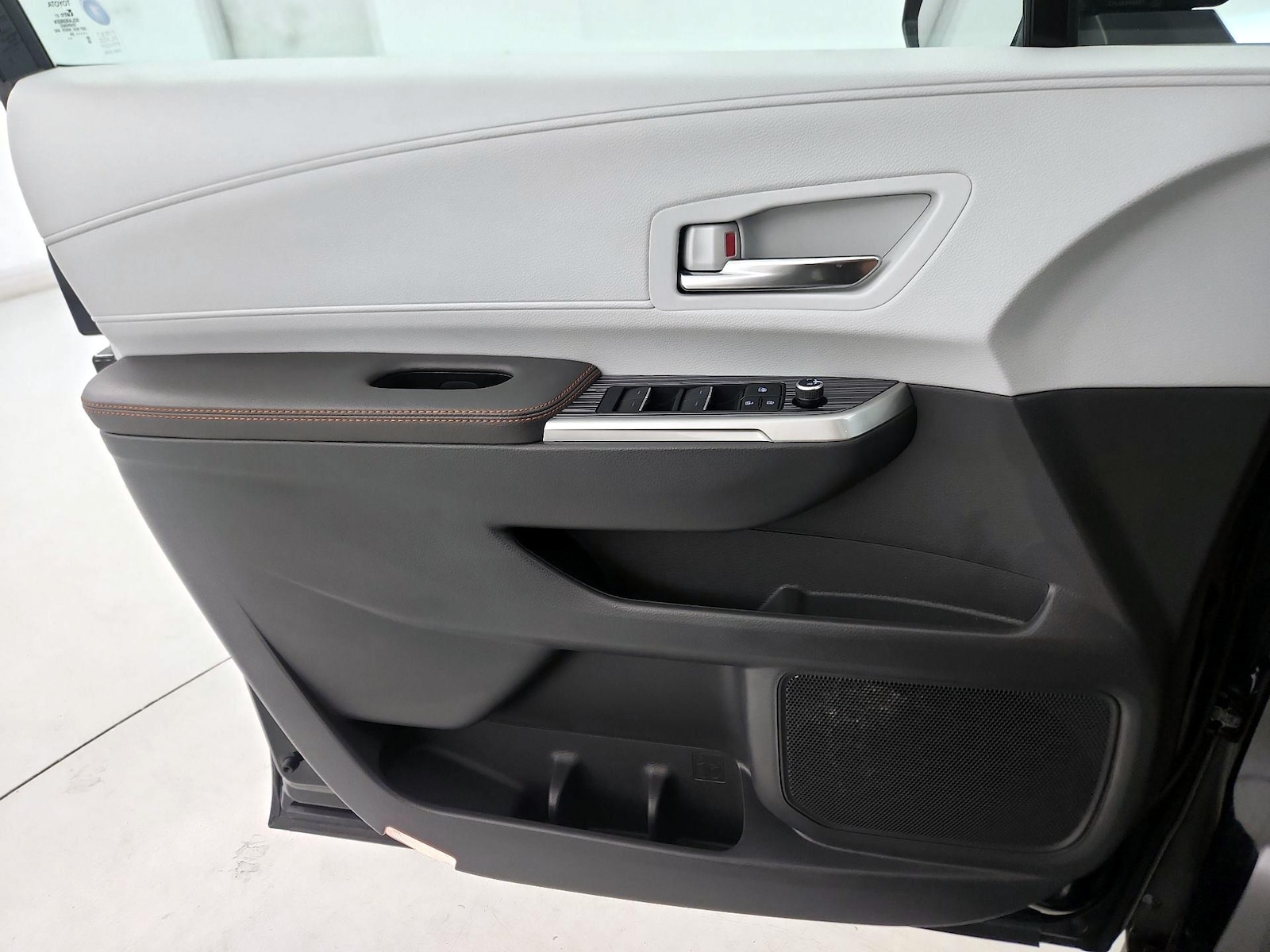 2024 Toyota Sienna XSE - Photo 13