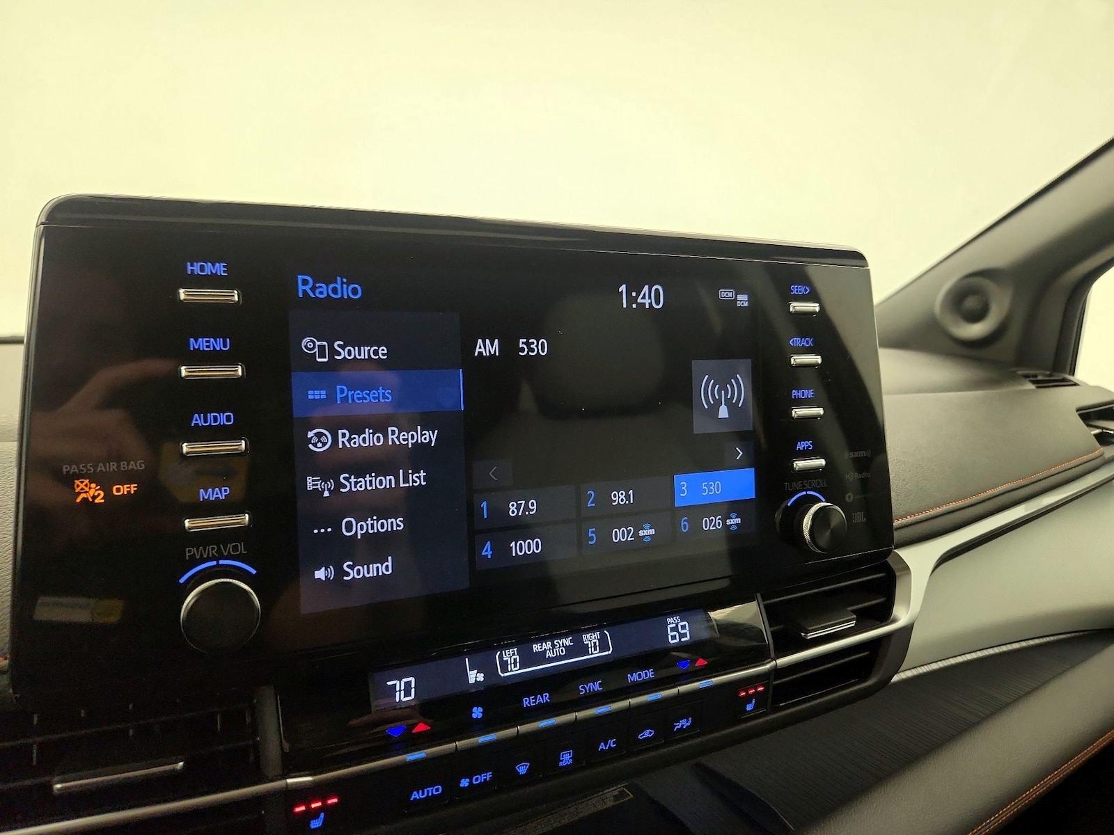 2024 Toyota Sienna XSE - Photo 17