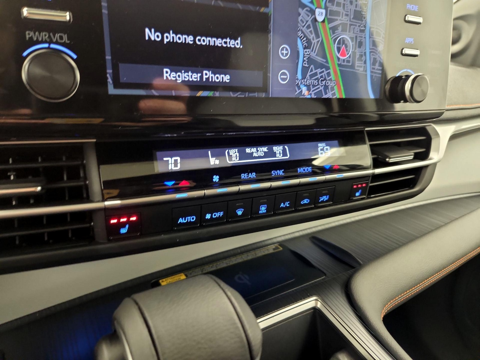 2024 Toyota Sienna XSE - Photo 18