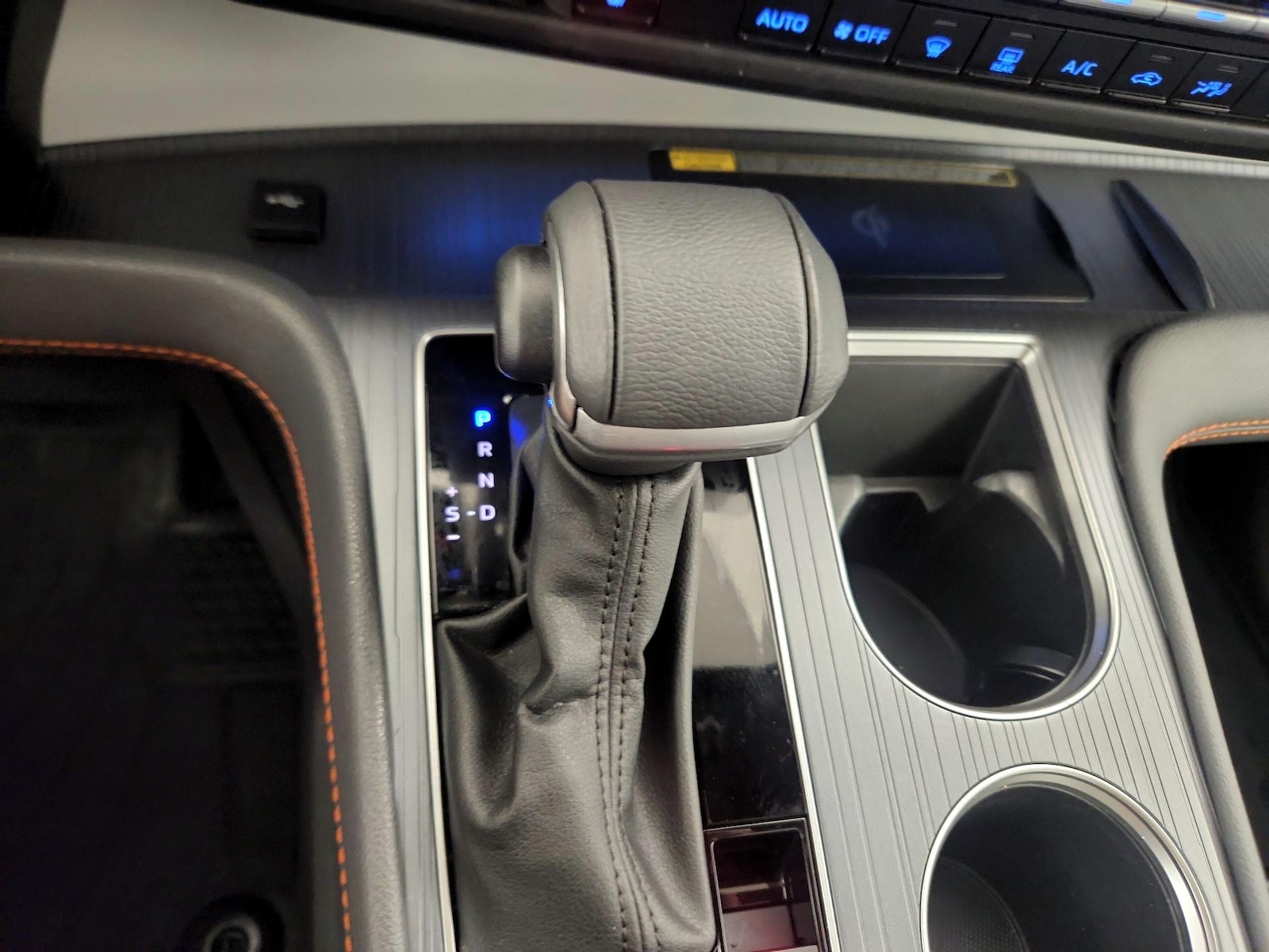2024 Toyota Sienna XSE - Photo 19