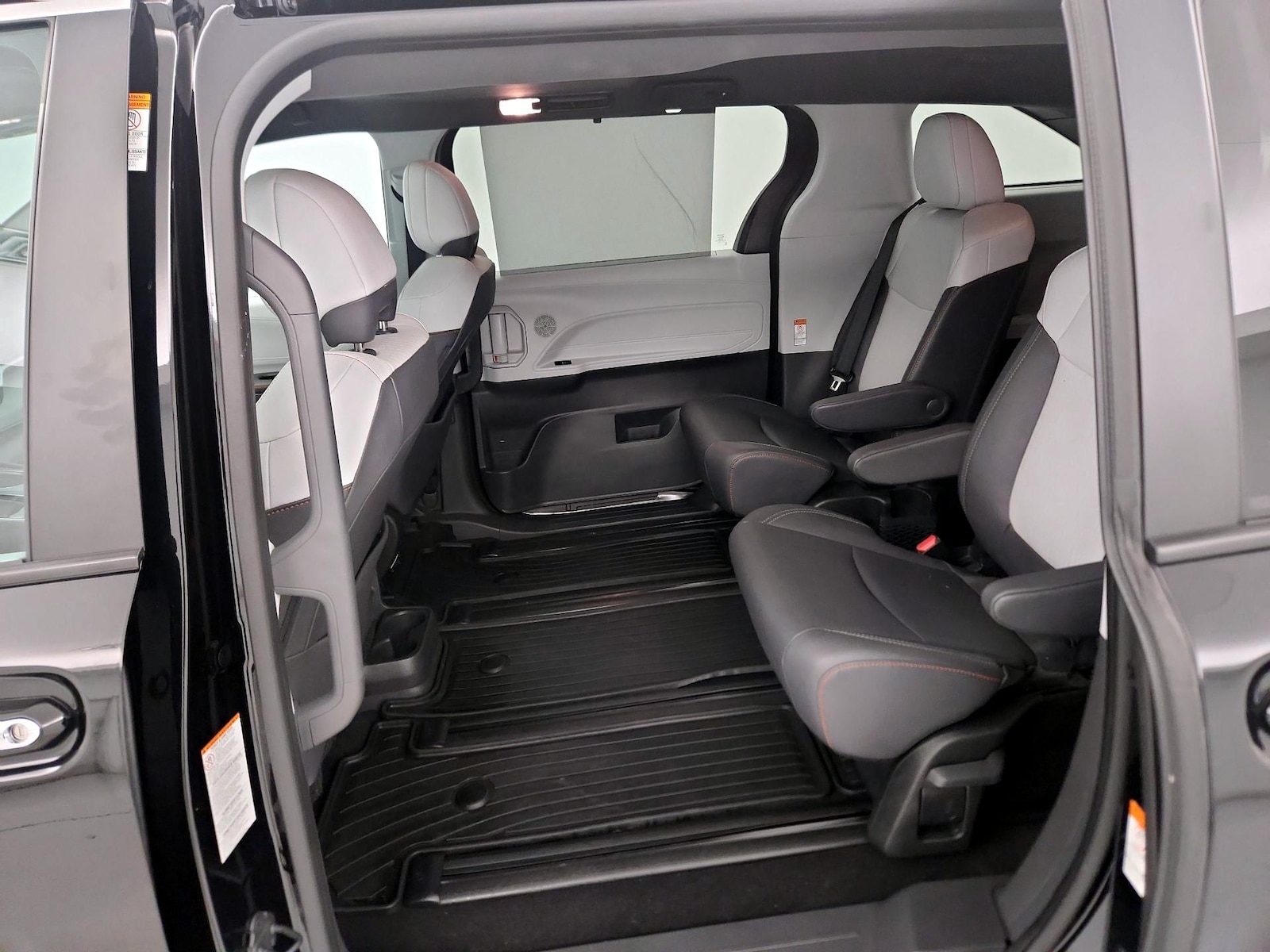 2024 Toyota Sienna XSE - Photo 22