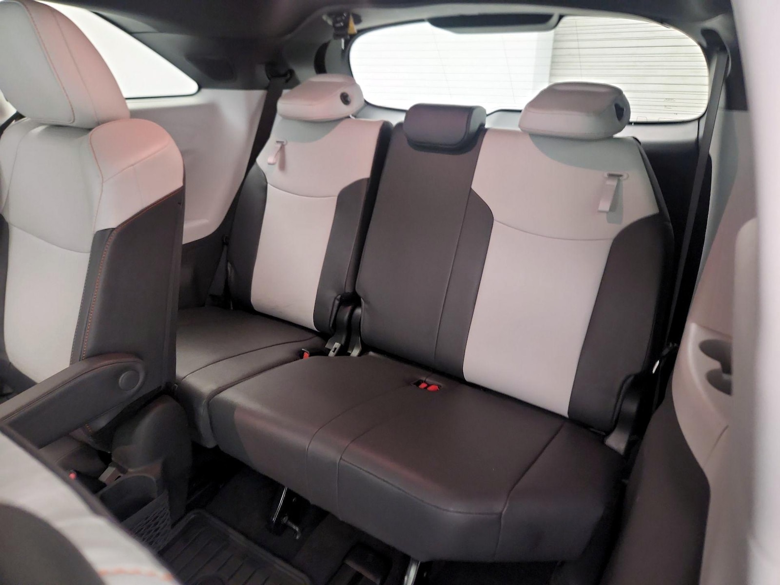 2024 Toyota Sienna XSE - Photo 23