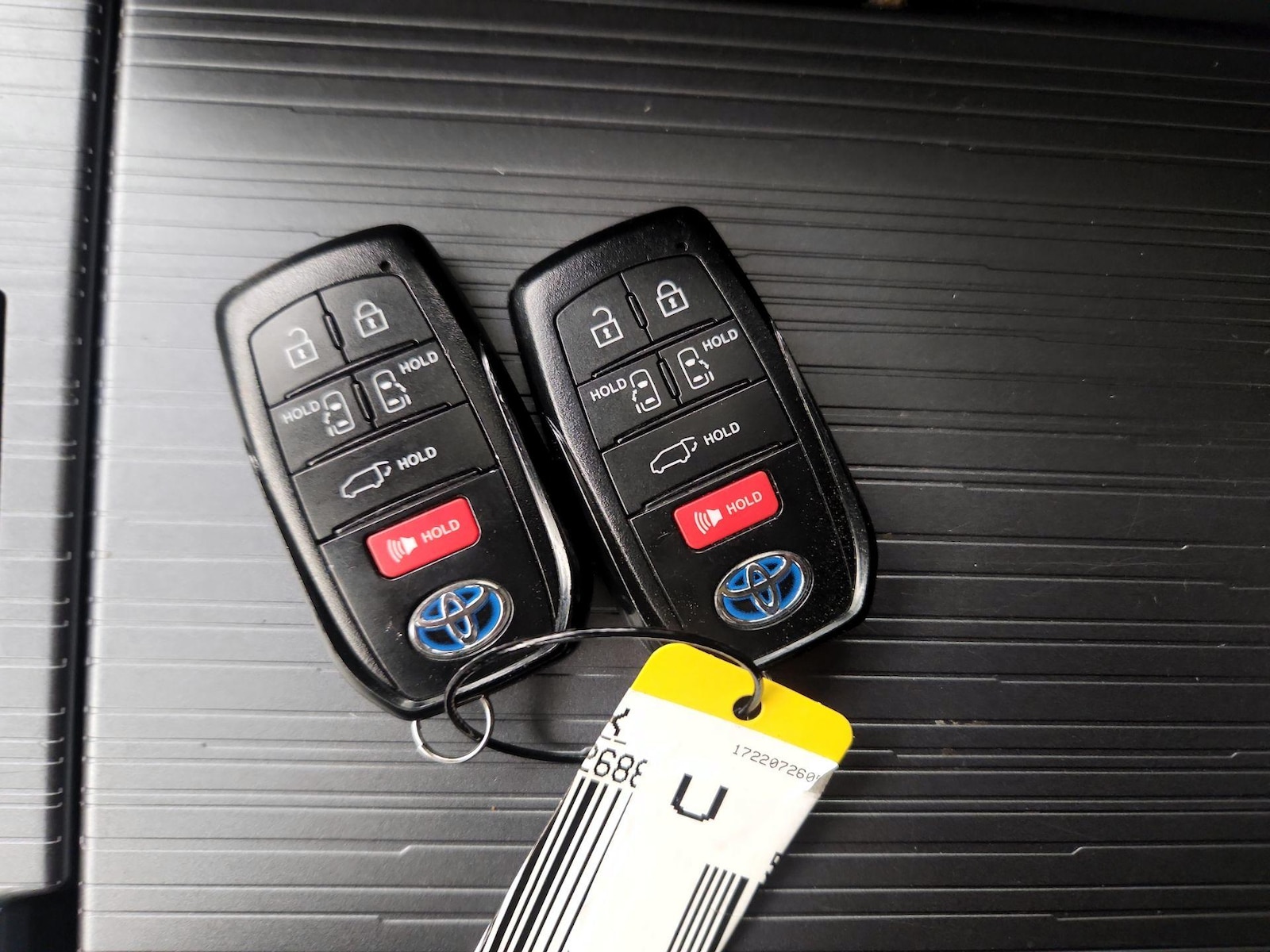 2024 Toyota Sienna XSE - Photo 27