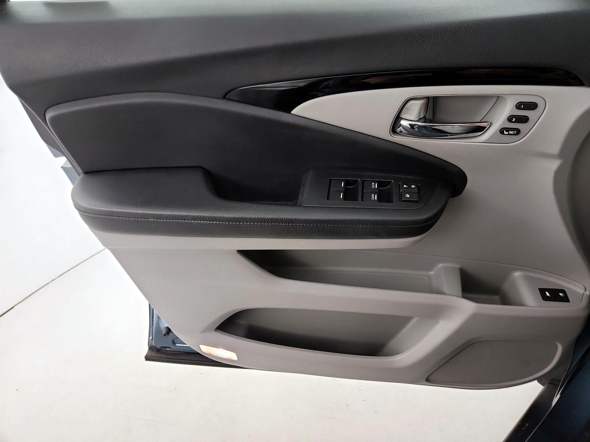 Thumbnail: 2020 Honda Pilot - 12