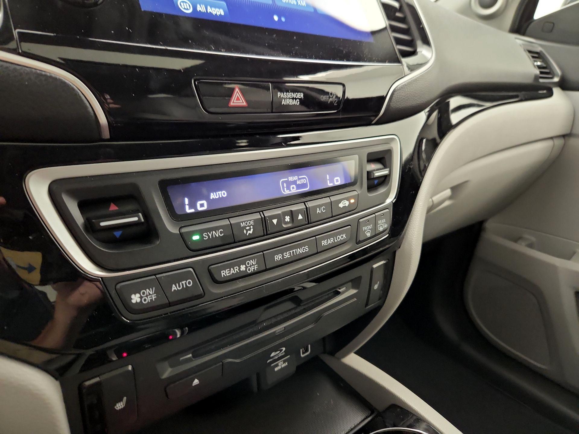 Thumbnail: 2020 Honda Pilot - 17