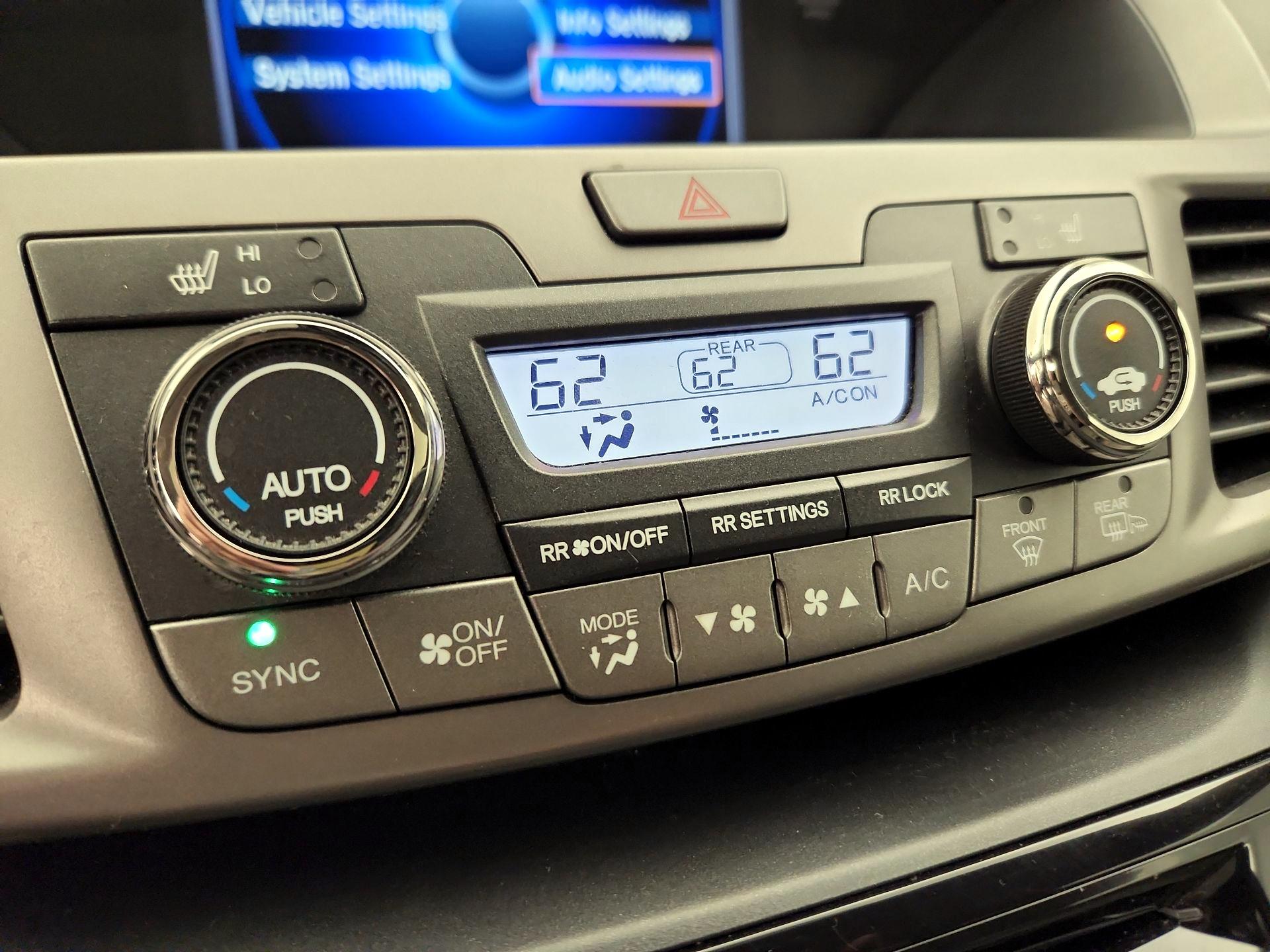 Thumbnail: 2015 Honda Odyssey - 16