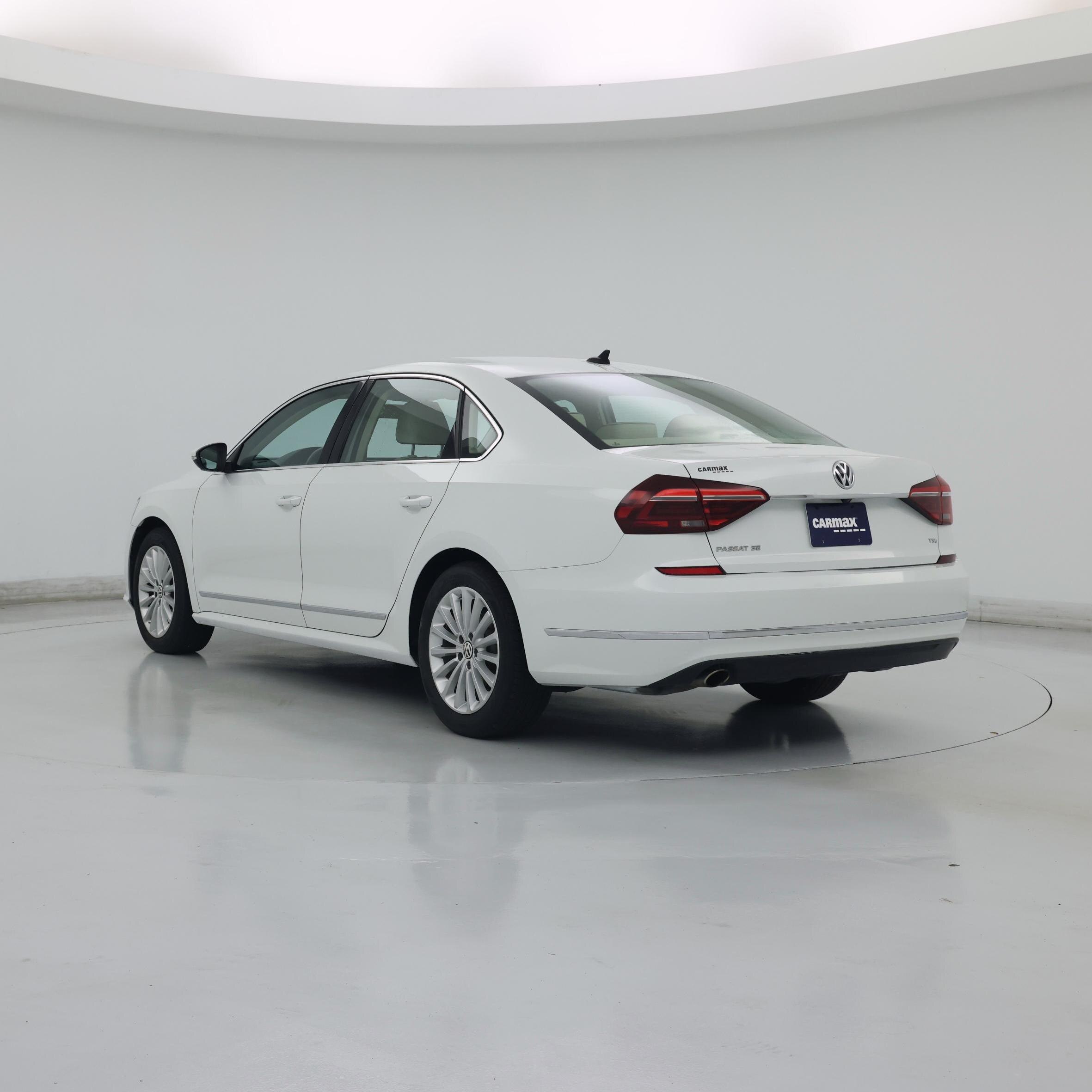 Thumbnail: 2017 Volkswagen Passat - 2