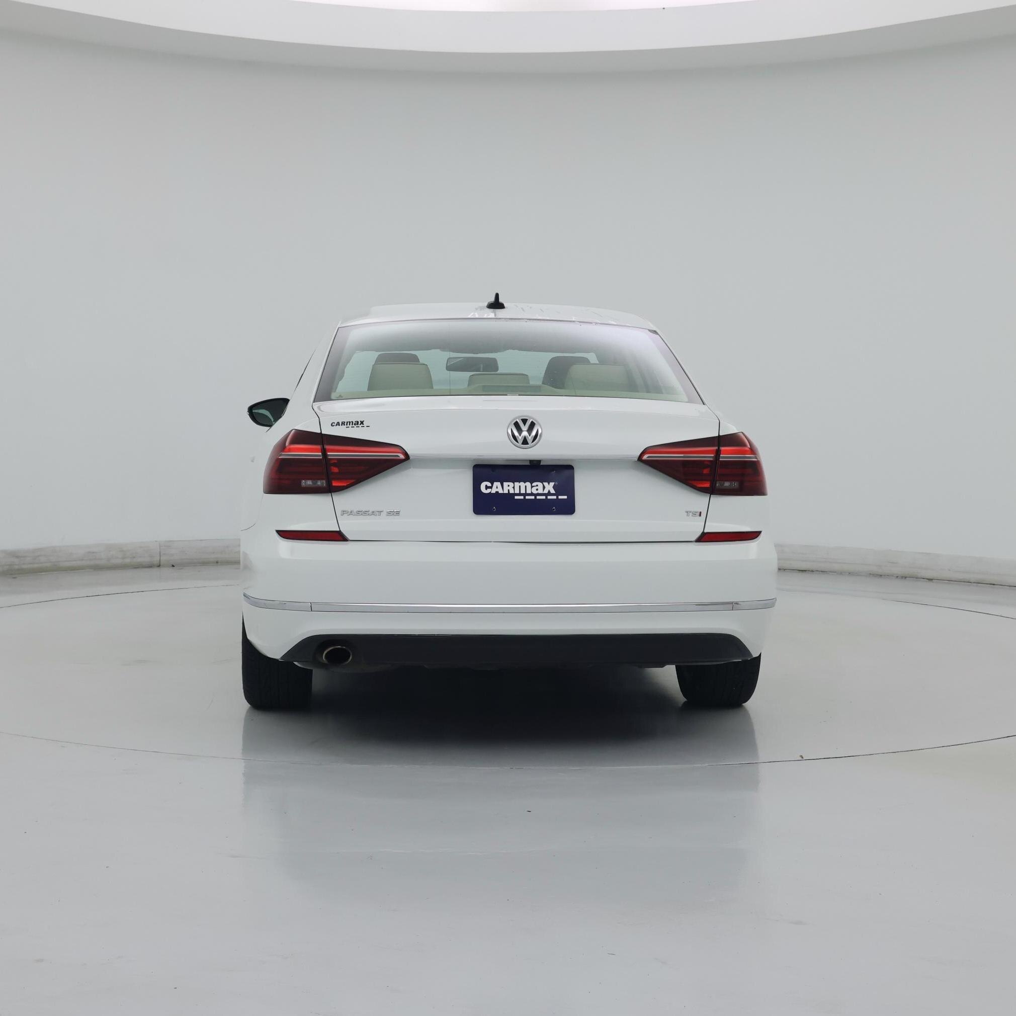 Thumbnail: 2017 Volkswagen Passat - 6