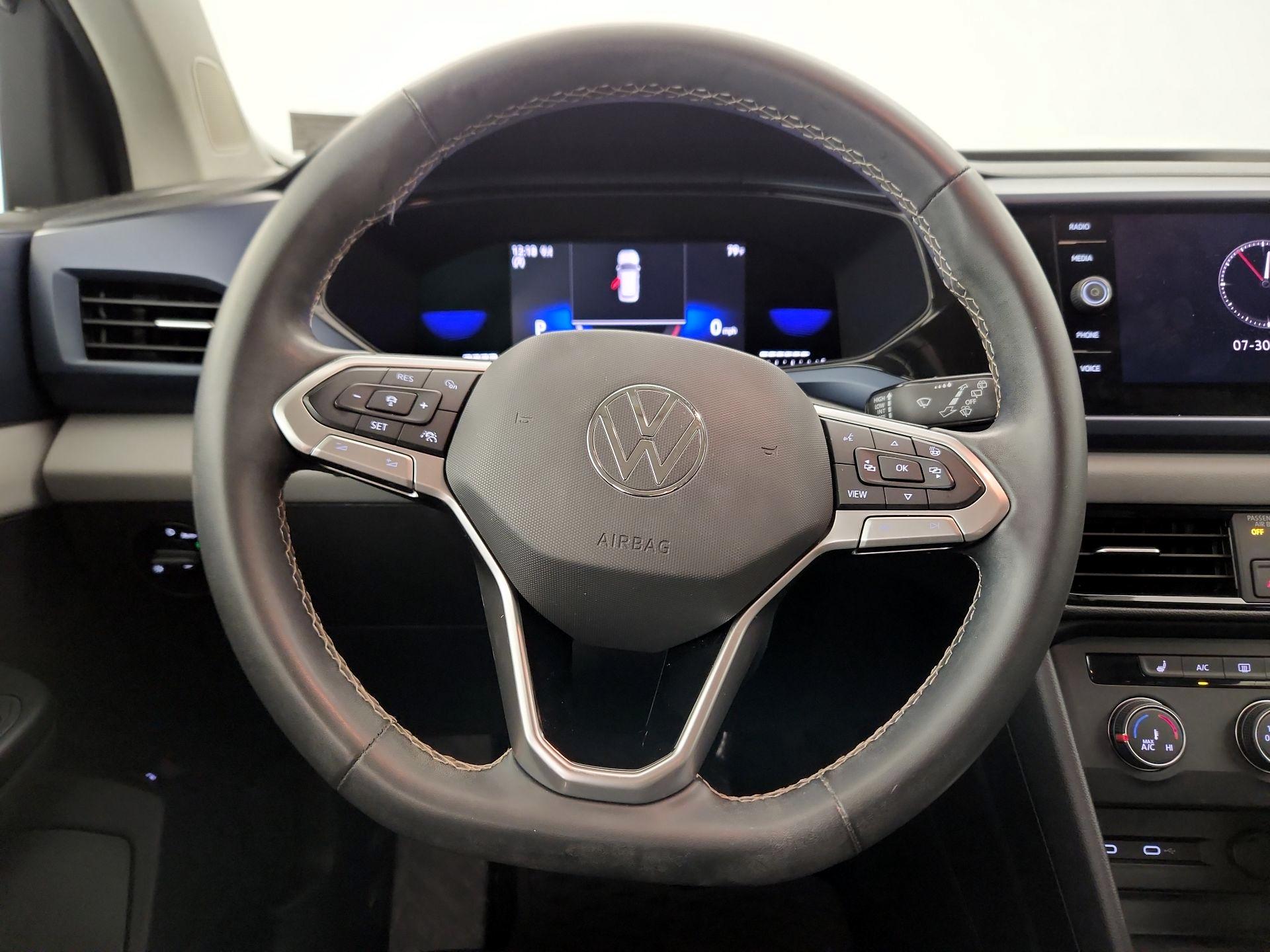 Thumbnail: 2022 Volkswagen Taos - 10