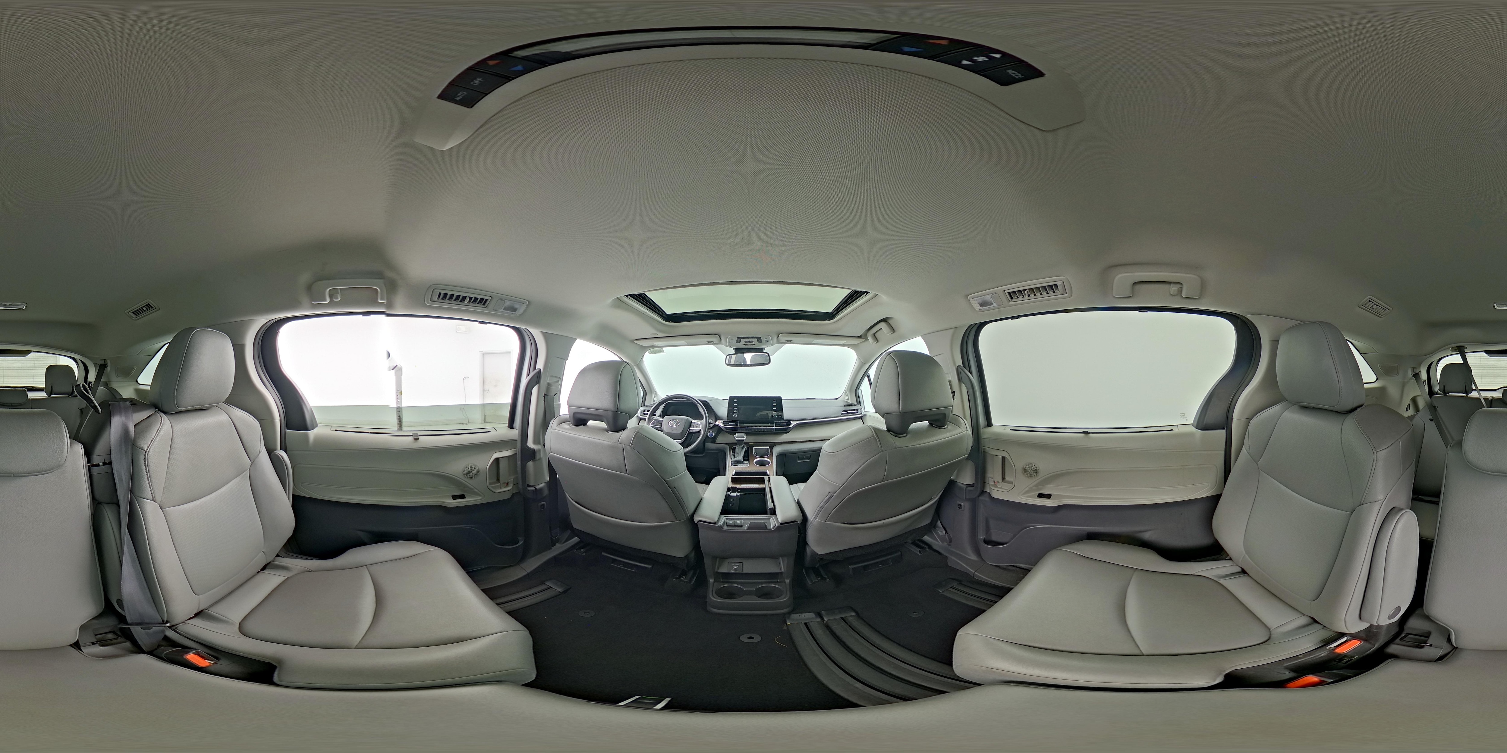 2022 Toyota Sienna XLE - Photo 28