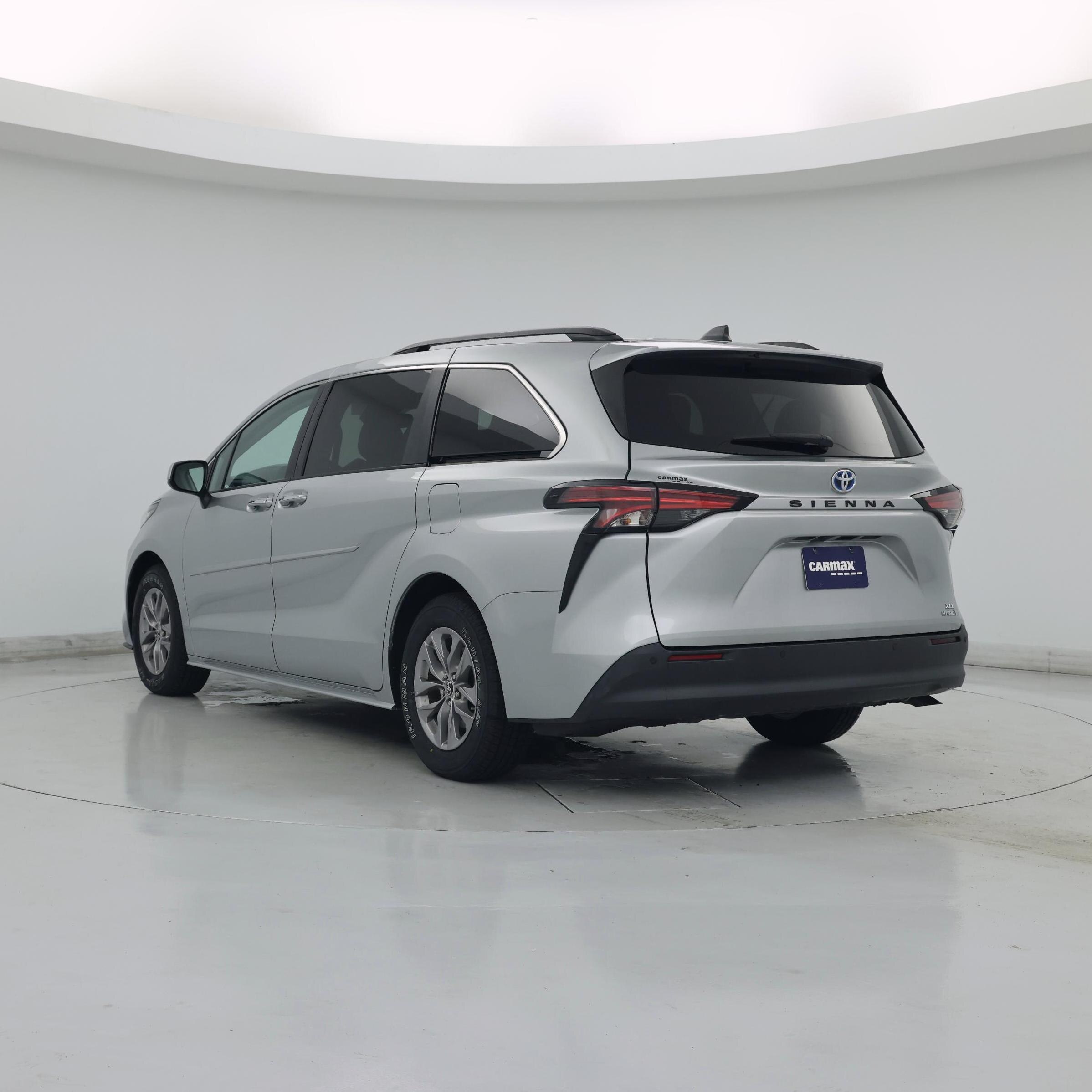 Thumbnail: 2022 Toyota Sienna - 2