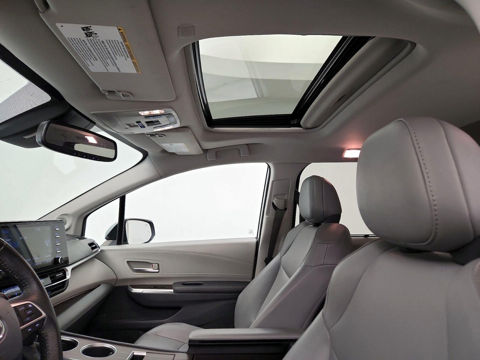 2022 Toyota Sienna XLE - Photo 21