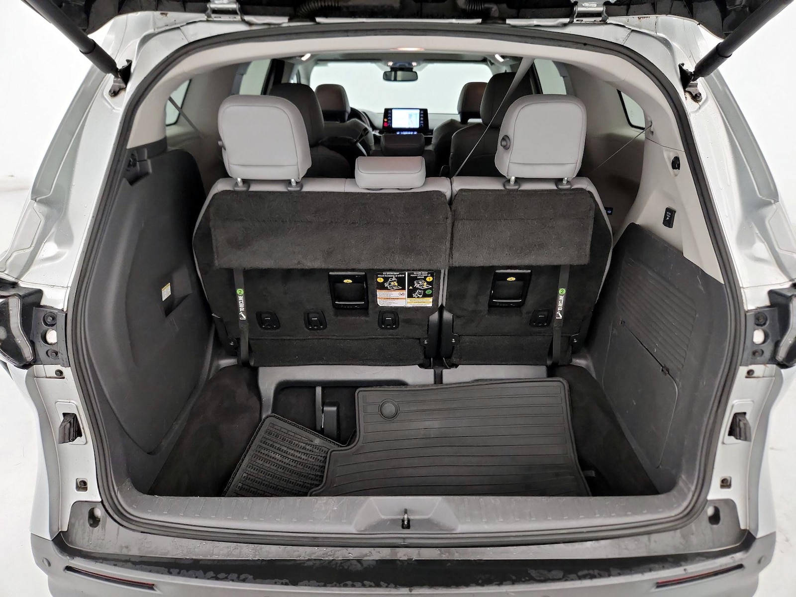 2022 Toyota Sienna XLE - Photo 24