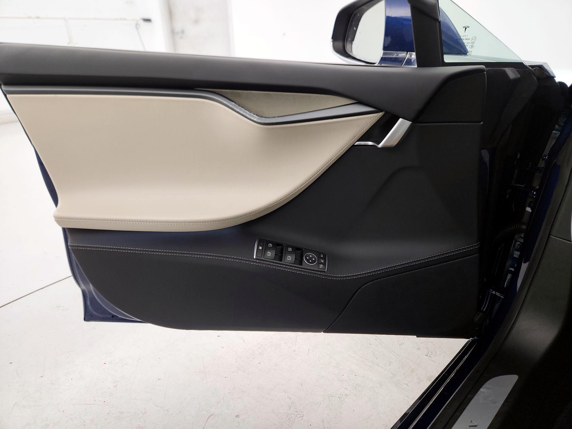 Thumbnail: 2020 Tesla Model S - 12