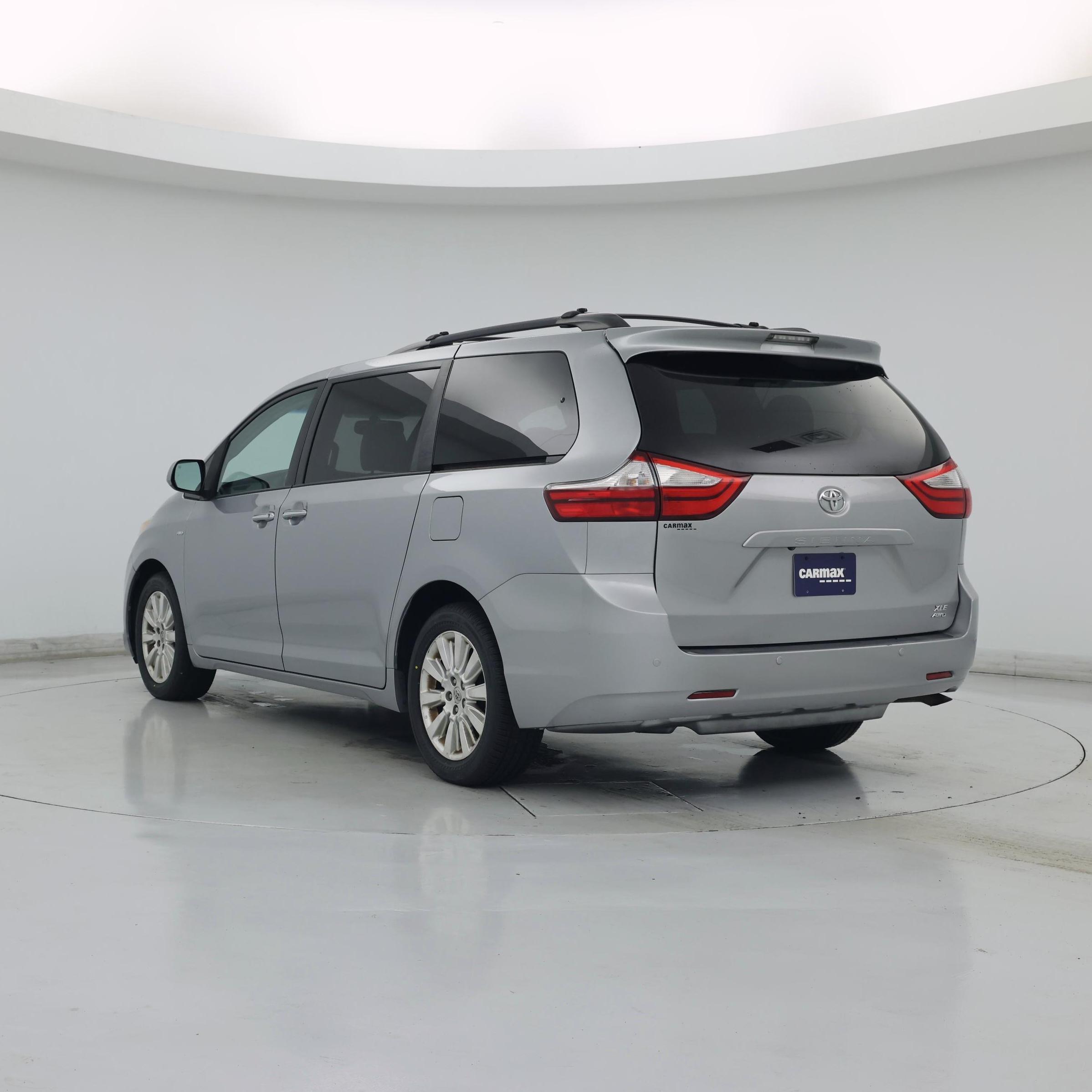 Thumbnail: 2016 Toyota Sienna - 2