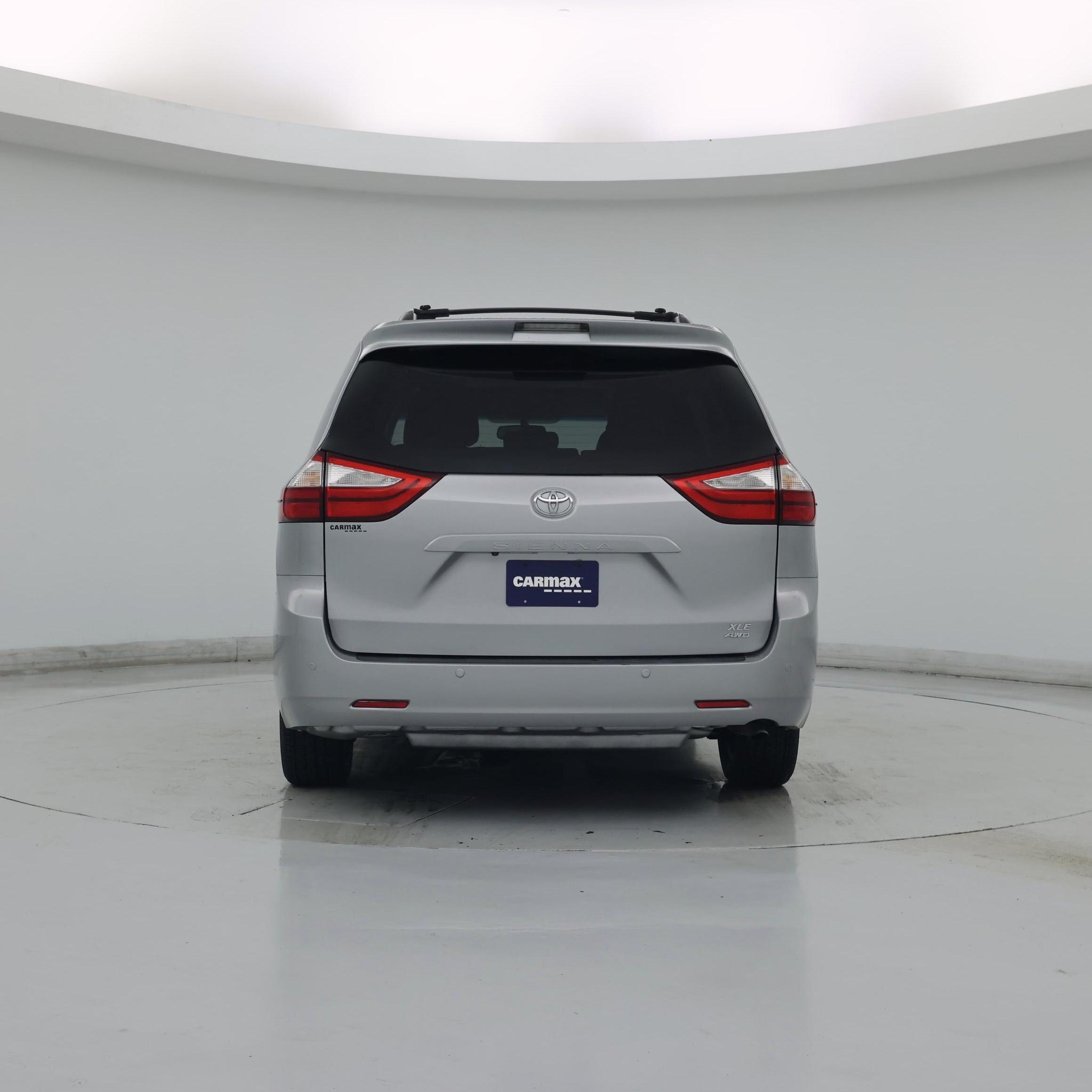 Thumbnail: 2016 Toyota Sienna - 6