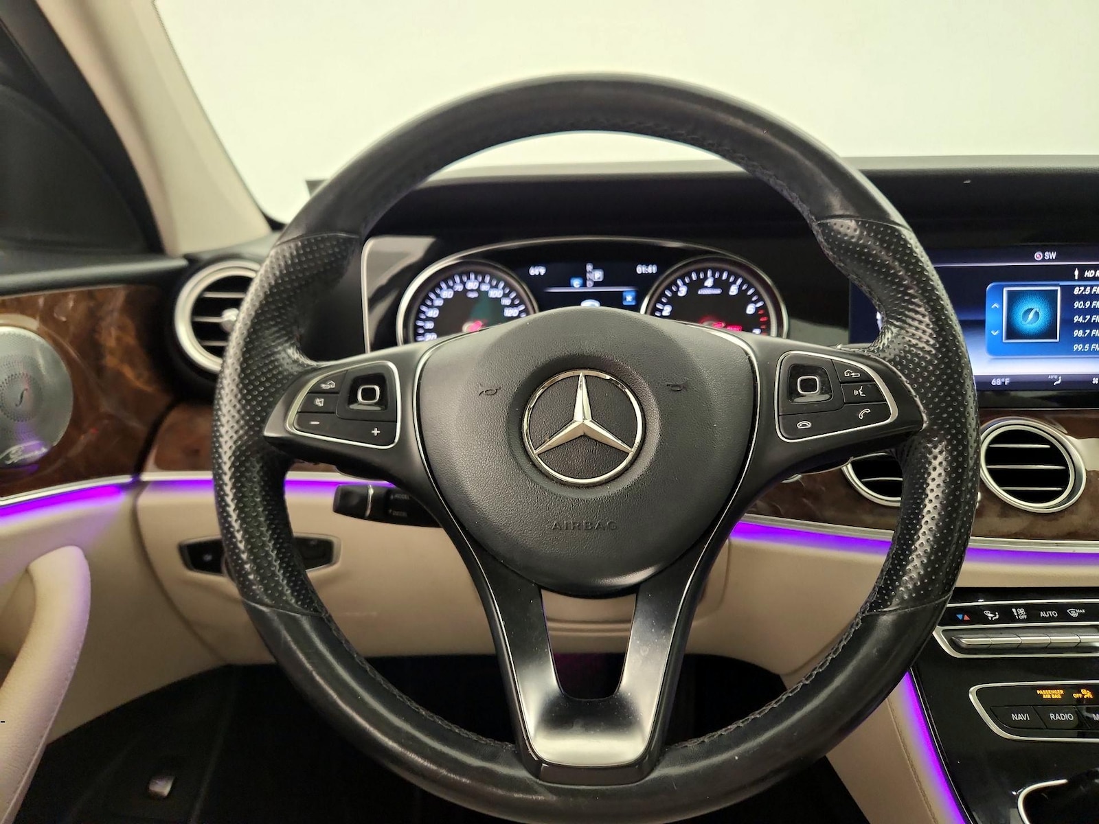 2018 Mercedes-Benz E-Class E300 - Photo 11