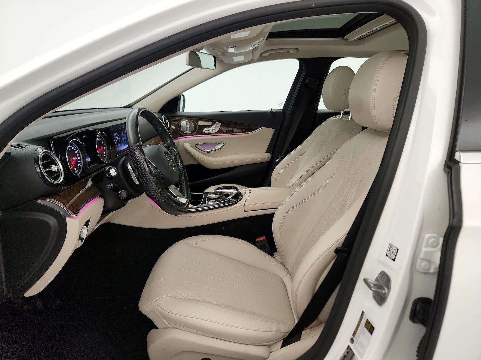 2018 Mercedes-Benz E-Class E300 - Photo 12