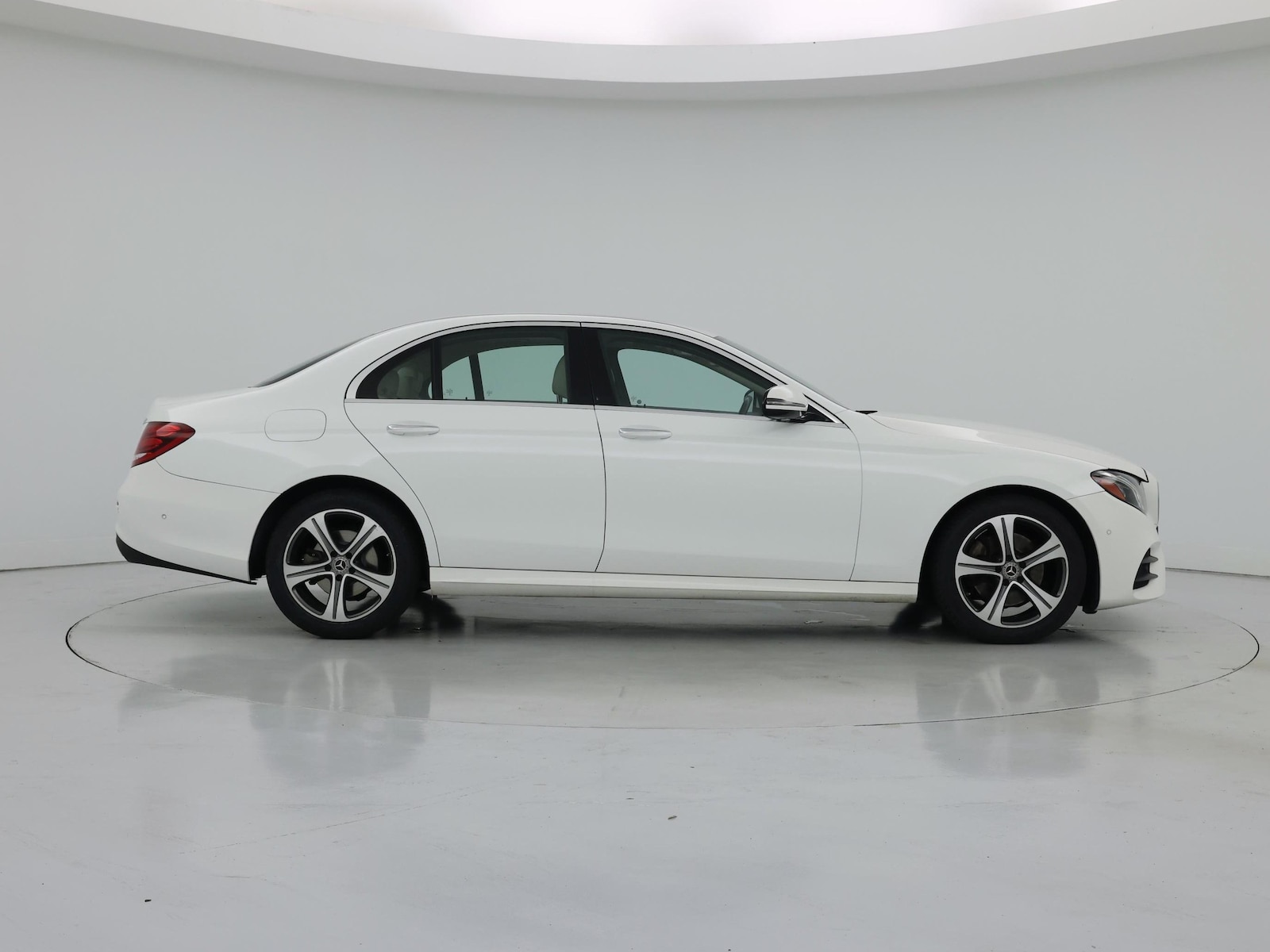 2018 Mercedes-Benz E-Class E300 - Photo 8