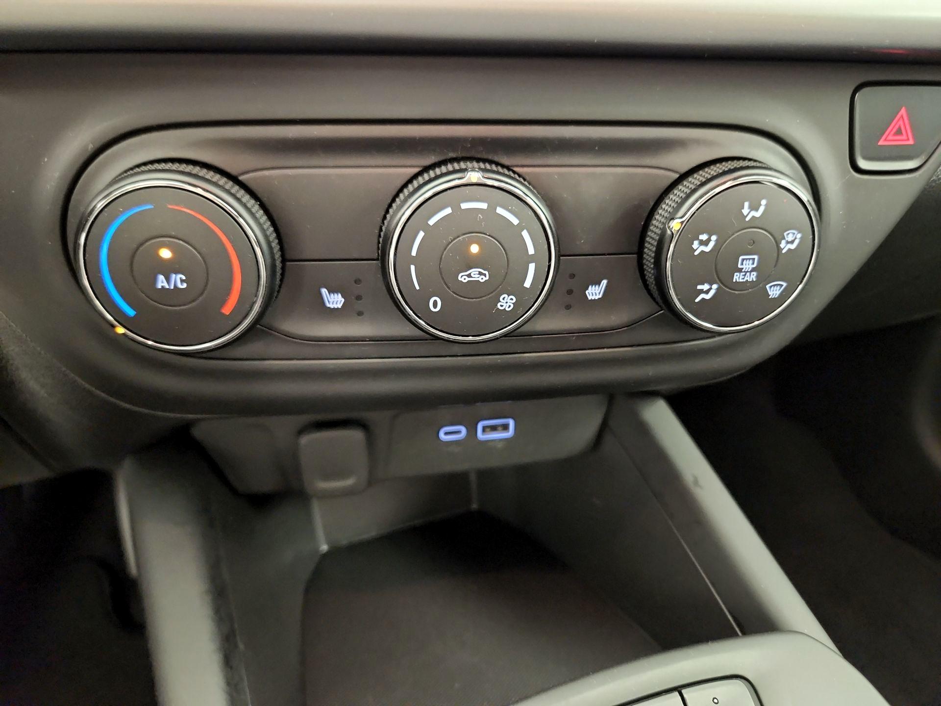 Thumbnail: 2025 Chevrolet Trax - 16