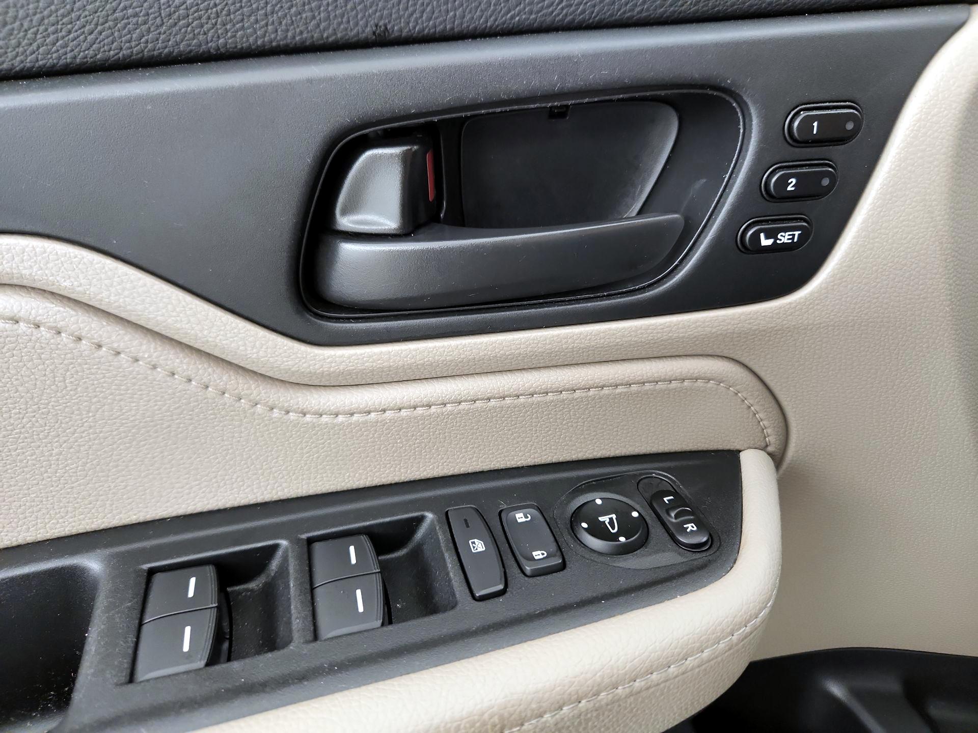 Thumbnail: 2018 Honda Odyssey - 12